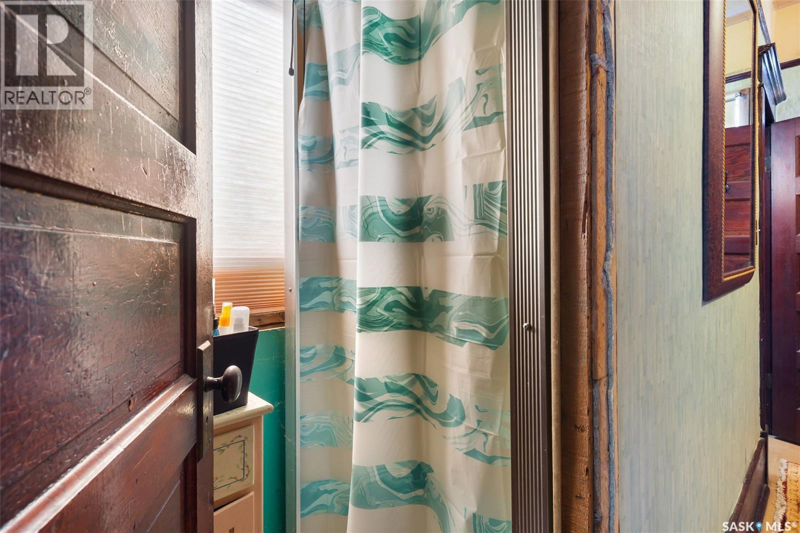 105 6Th Street, Etters Beach, SK - Indoor Photo Showing Bathroom