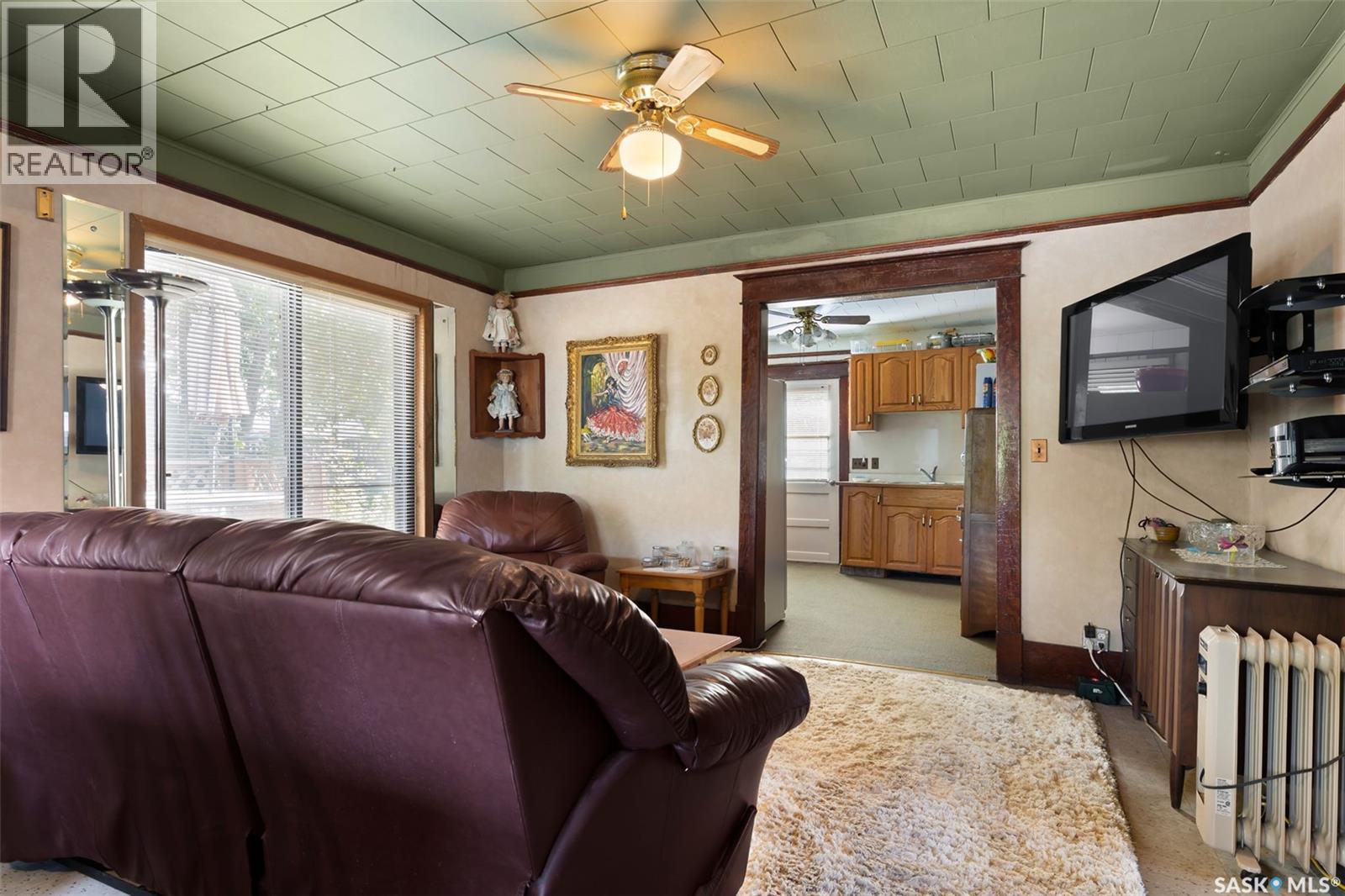 105 6Th Street, Etters Beach, SK - Indoor