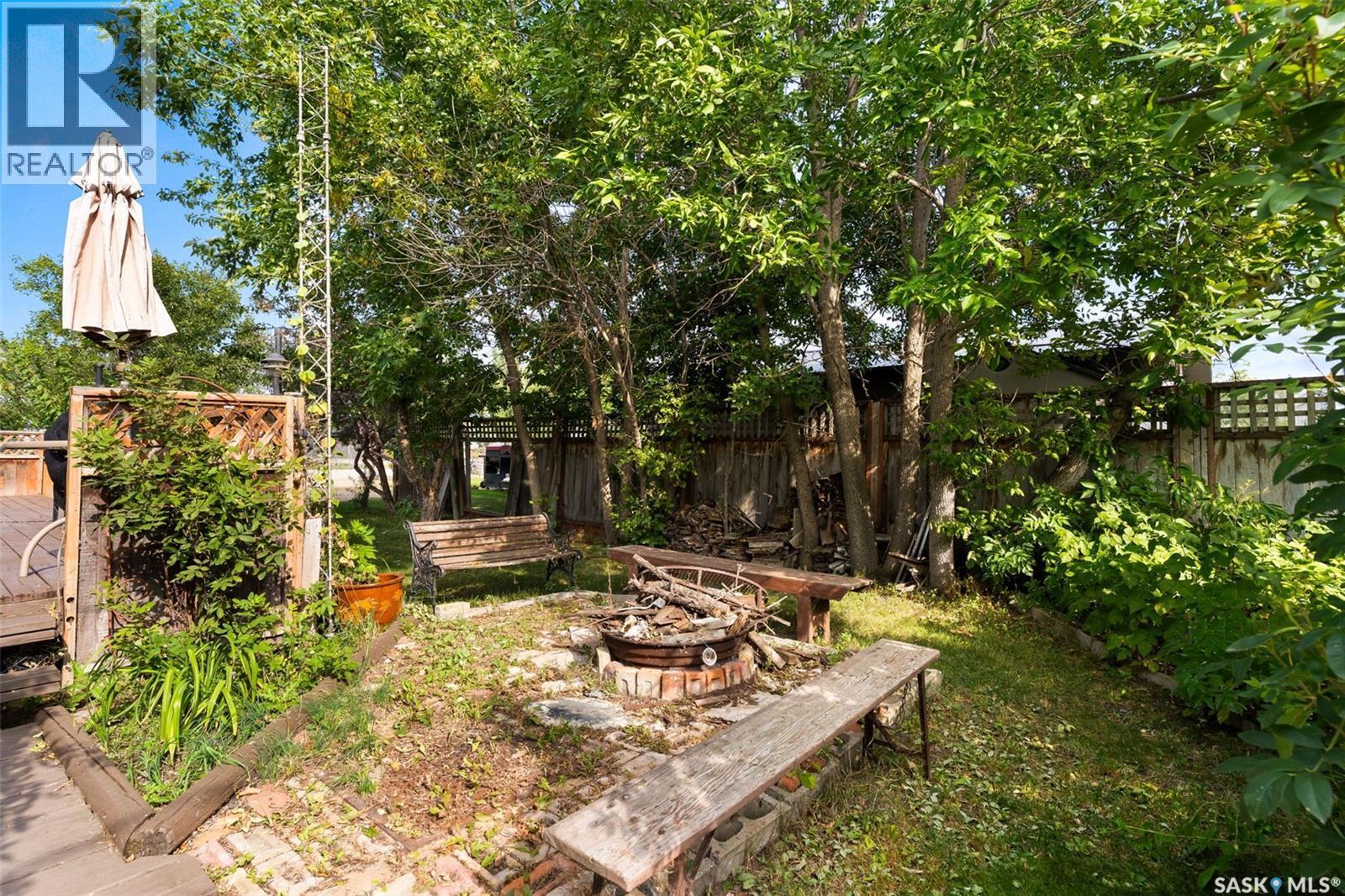 105 6Th Street, Etters Beach, SK - Outdoor