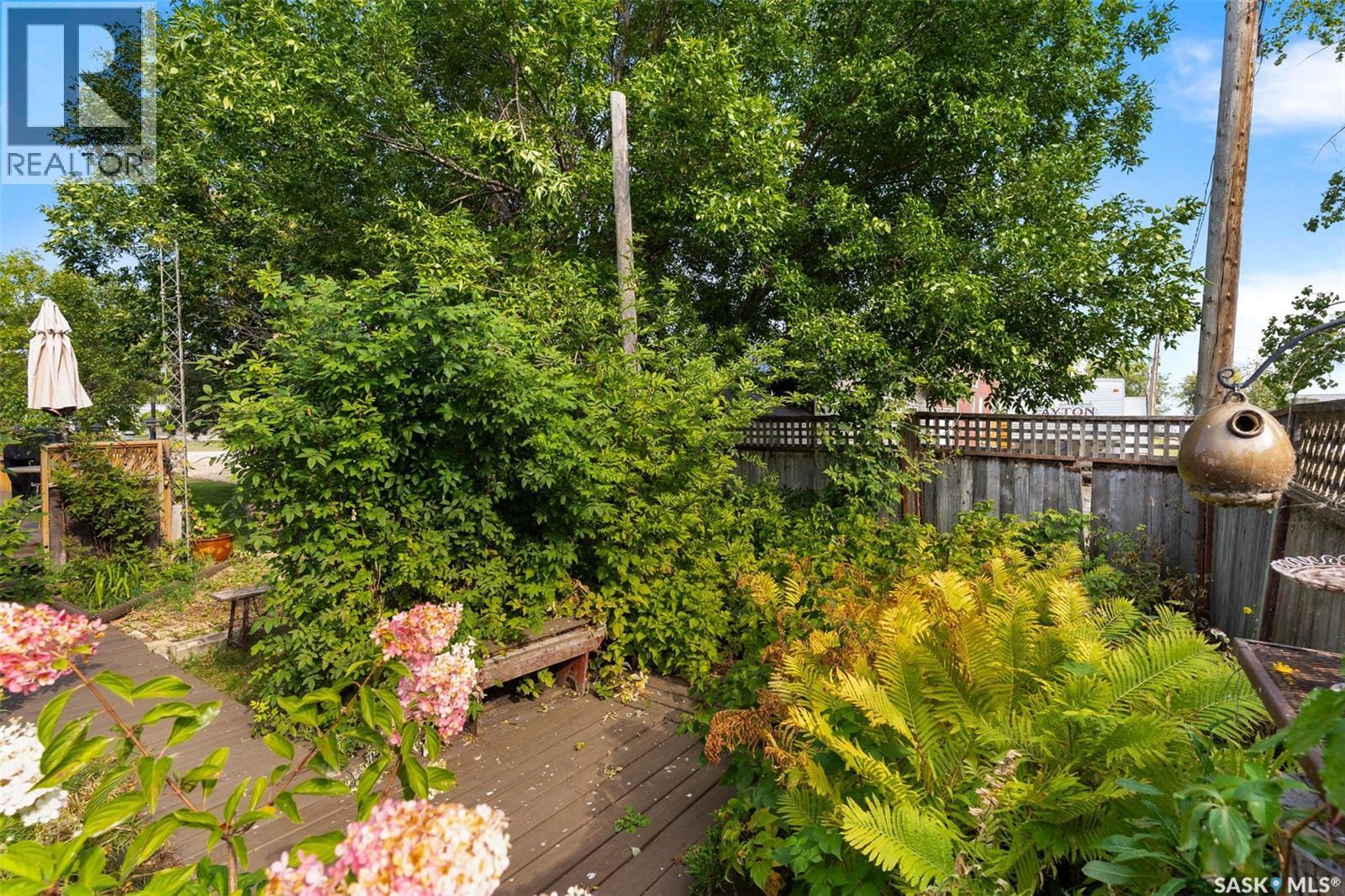 105 6Th Street, Etters Beach, SK - Outdoor