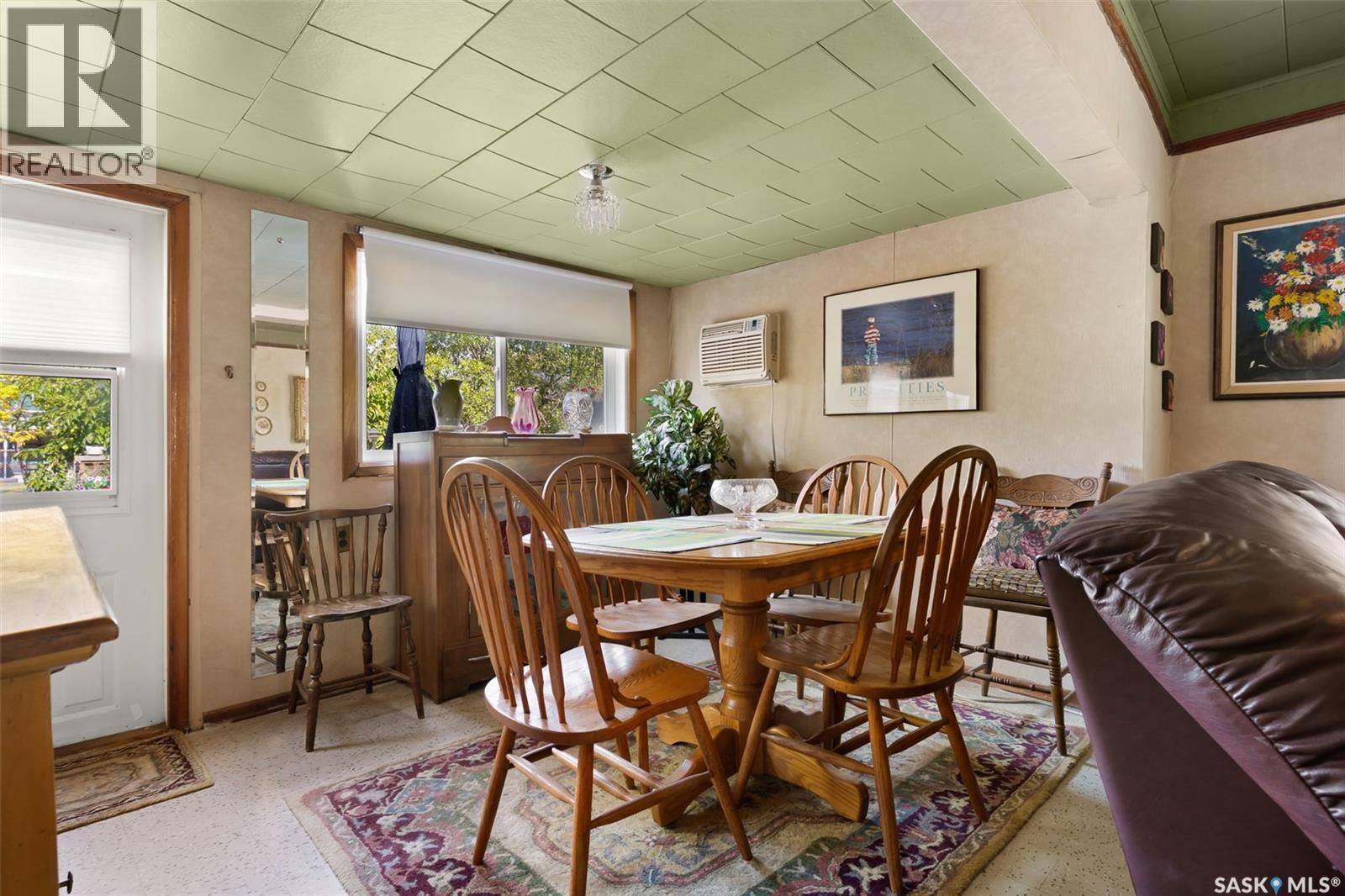 105 6Th Street, Etters Beach, SK - Indoor Photo Showing Dining Room