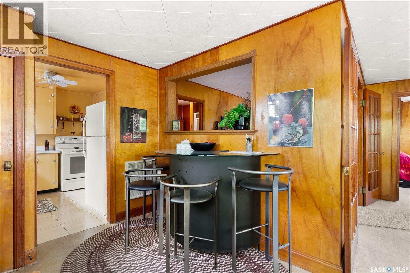 223 2Nd Street E, Regina Beach, SK - Indoor