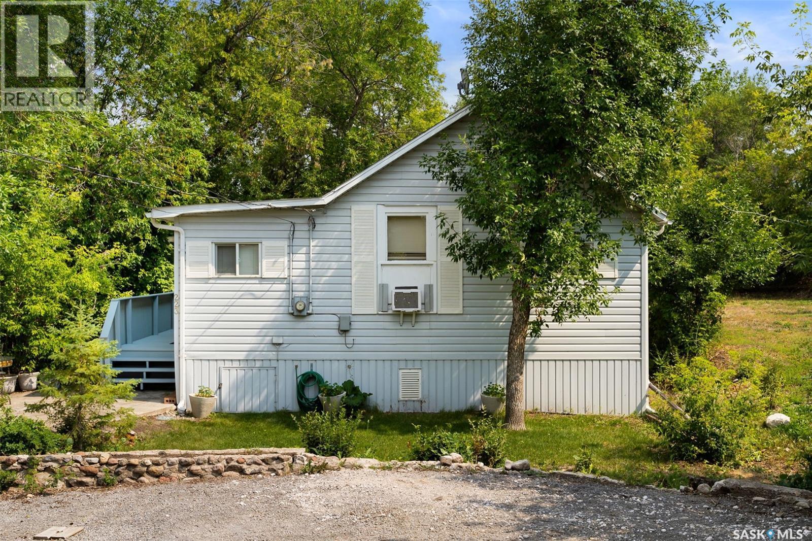 223 2Nd Street E, Regina Beach, SK - Outdoor