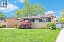 855 GREENDALE Windsor, ON N8S 4A9