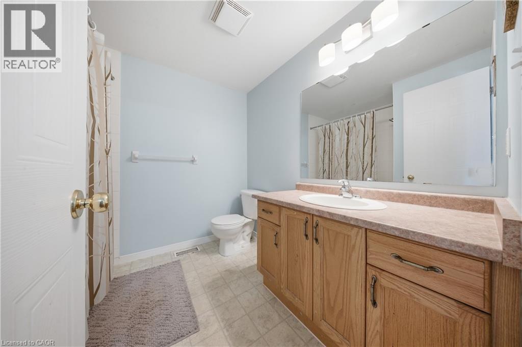 18 Prosperity Drive, Kitchener, ON - Indoor Photo Showing Bathroom