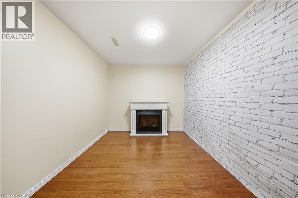 18 Prosperity Drive, Kitchener, ON - Indoor With Fireplace
