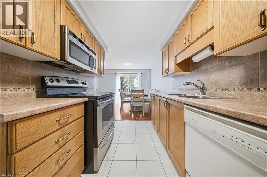 18 Prosperity Drive, Kitchener, ON - Indoor Photo Showing Kitchen With Double Sink