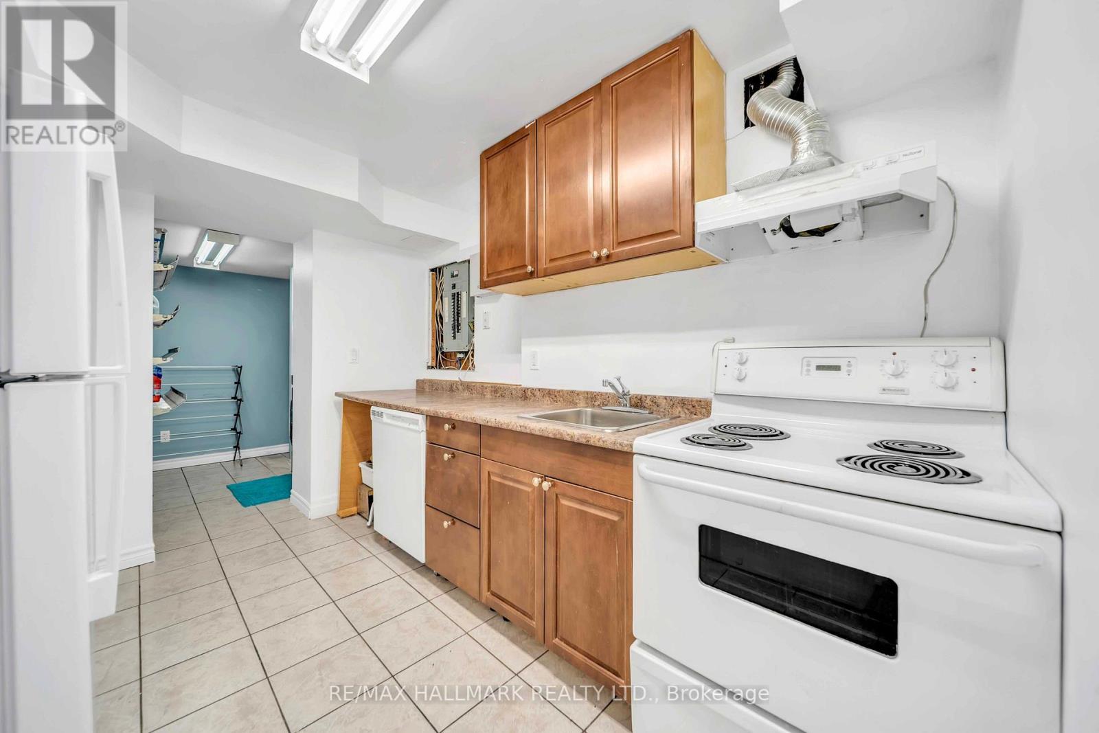 96 Olympia Crescent, Brampton, ON - Indoor Photo Showing Kitchen