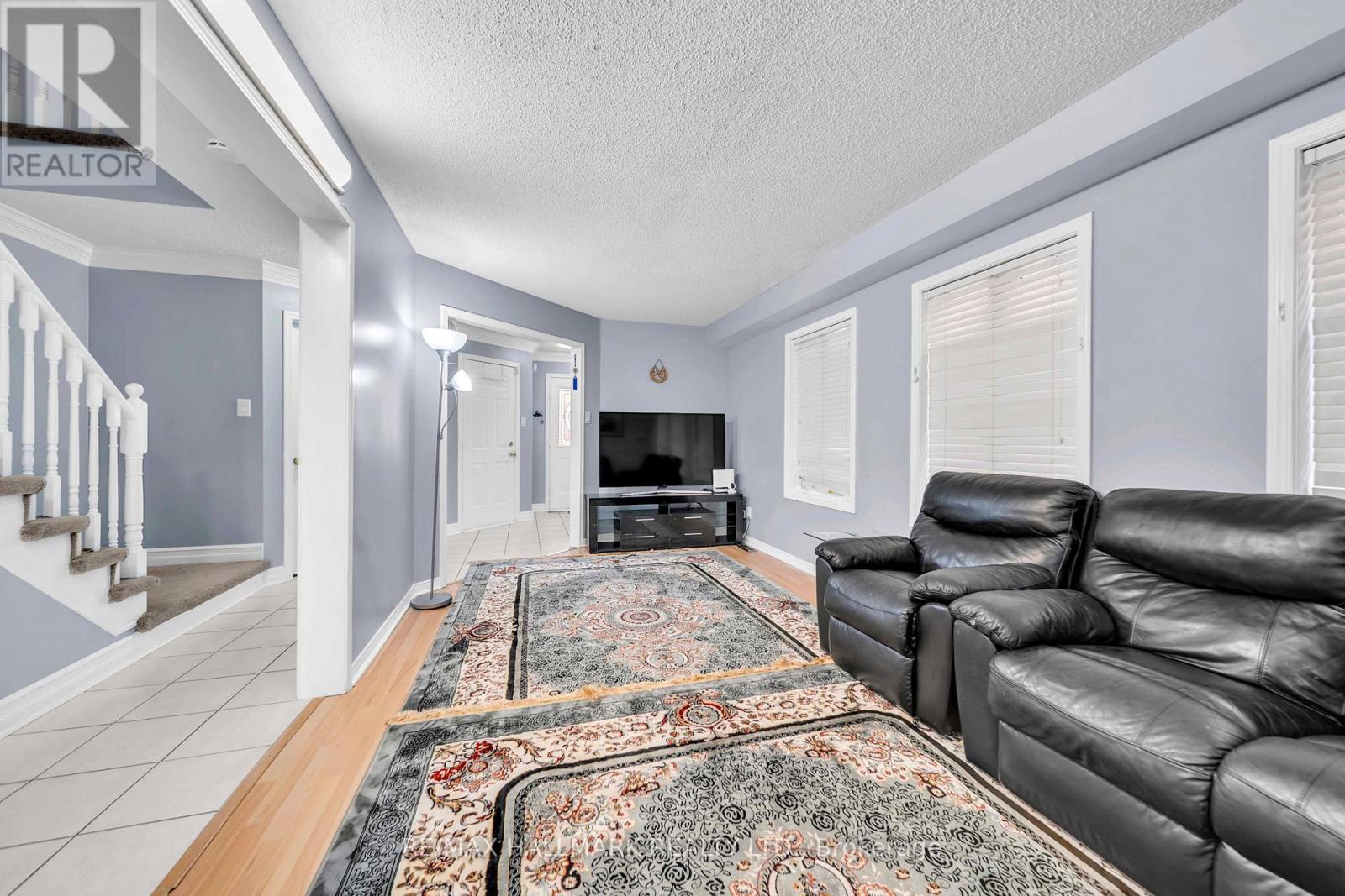 96 Olympia Crescent, Brampton, ON - Indoor Photo Showing Living Room