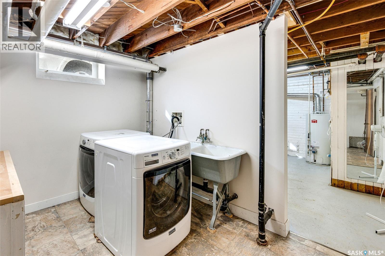 1325 Elliott Street, Saskatoon, SK - Indoor Photo Showing Laundry Room