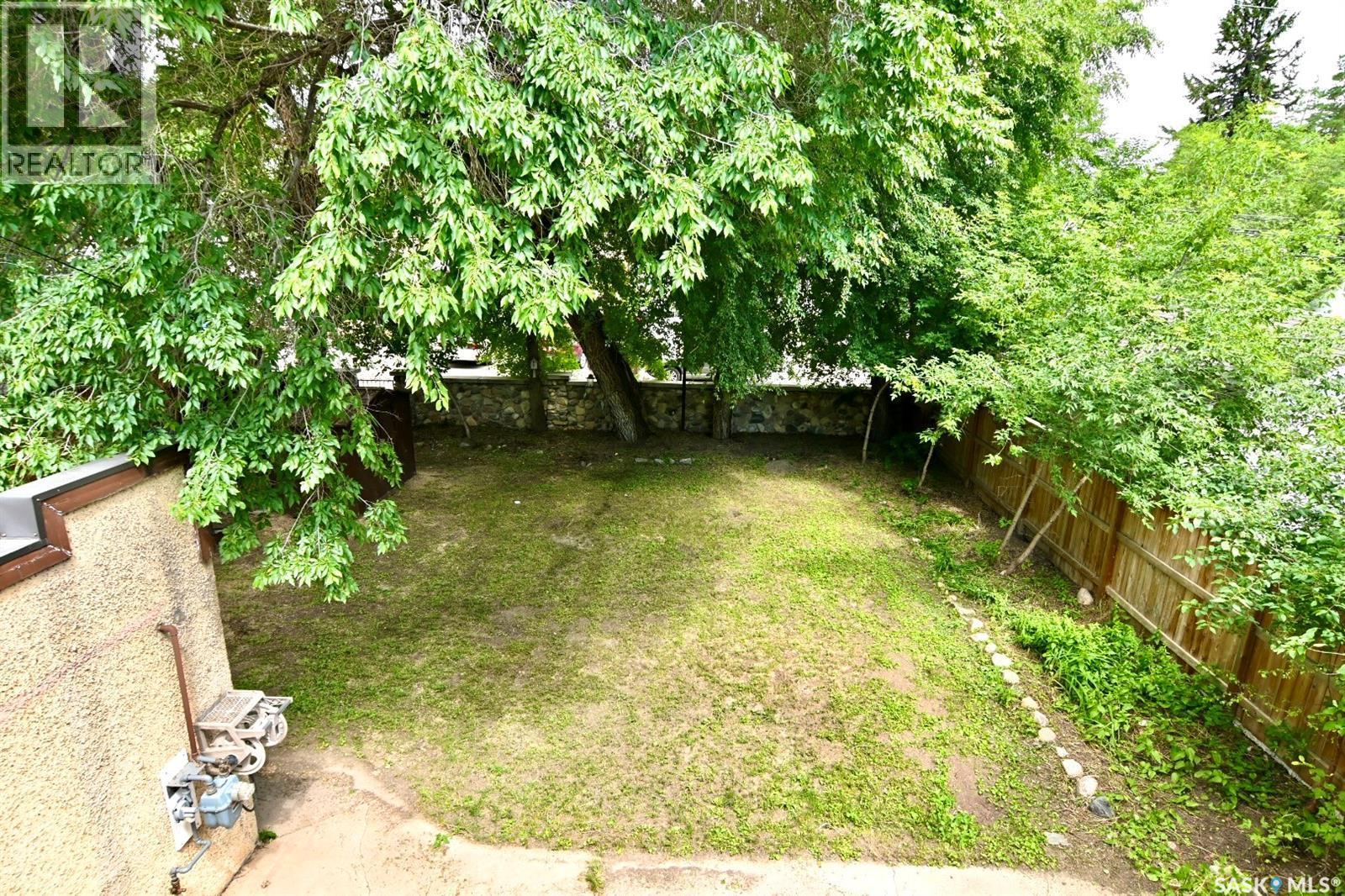 1325 Elliott Street, Saskatoon, SK - Outdoor