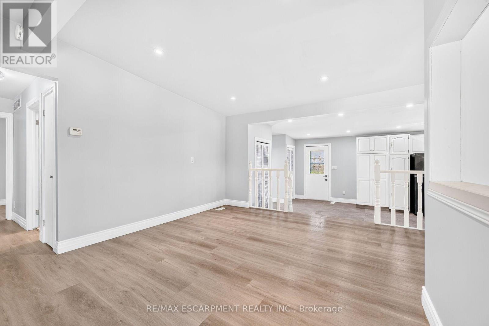 96 Fielding Crescent, Hamilton, ON - Indoor Photo Showing Other Room