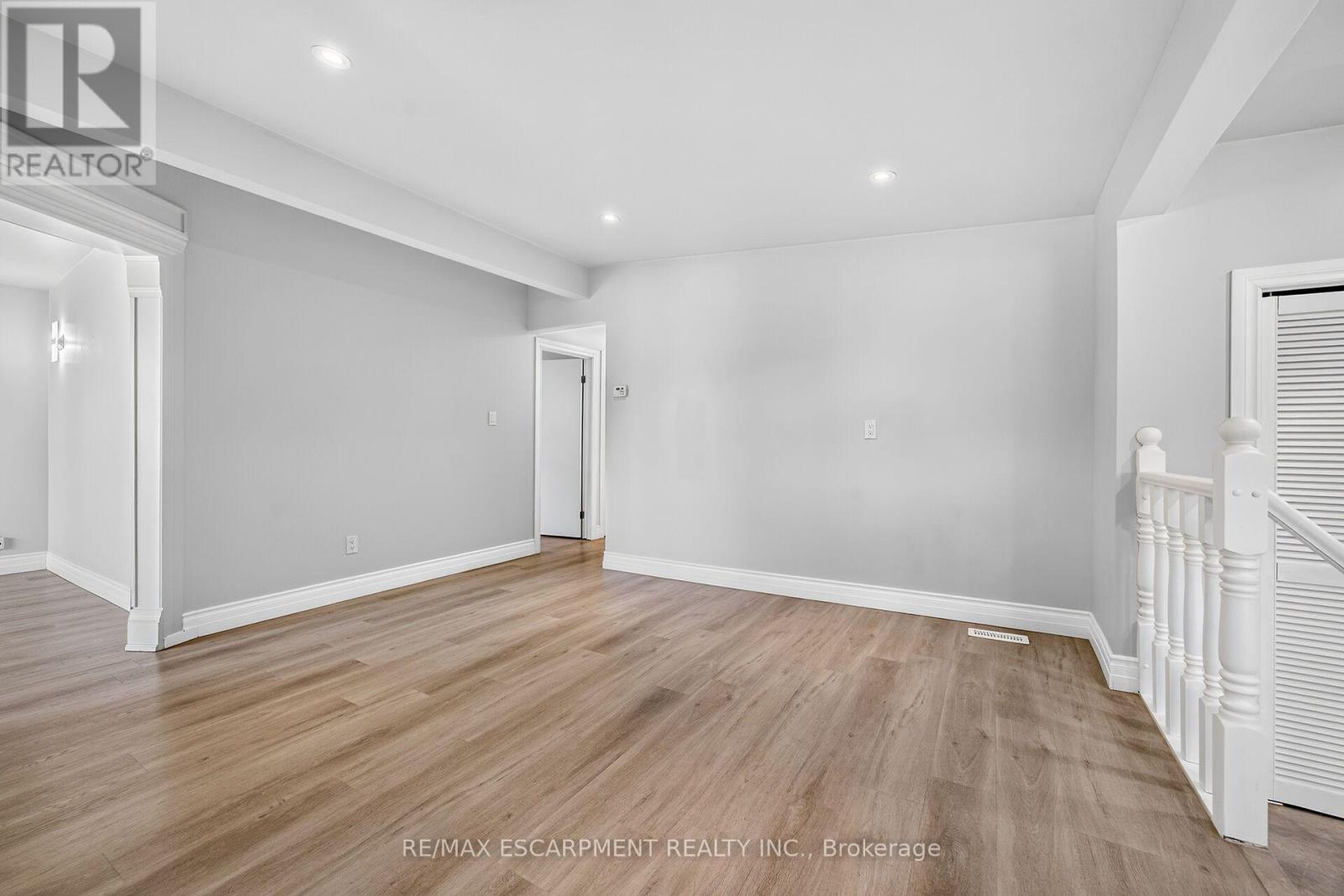 96 Fielding Crescent, Hamilton, ON - Indoor Photo Showing Other Room