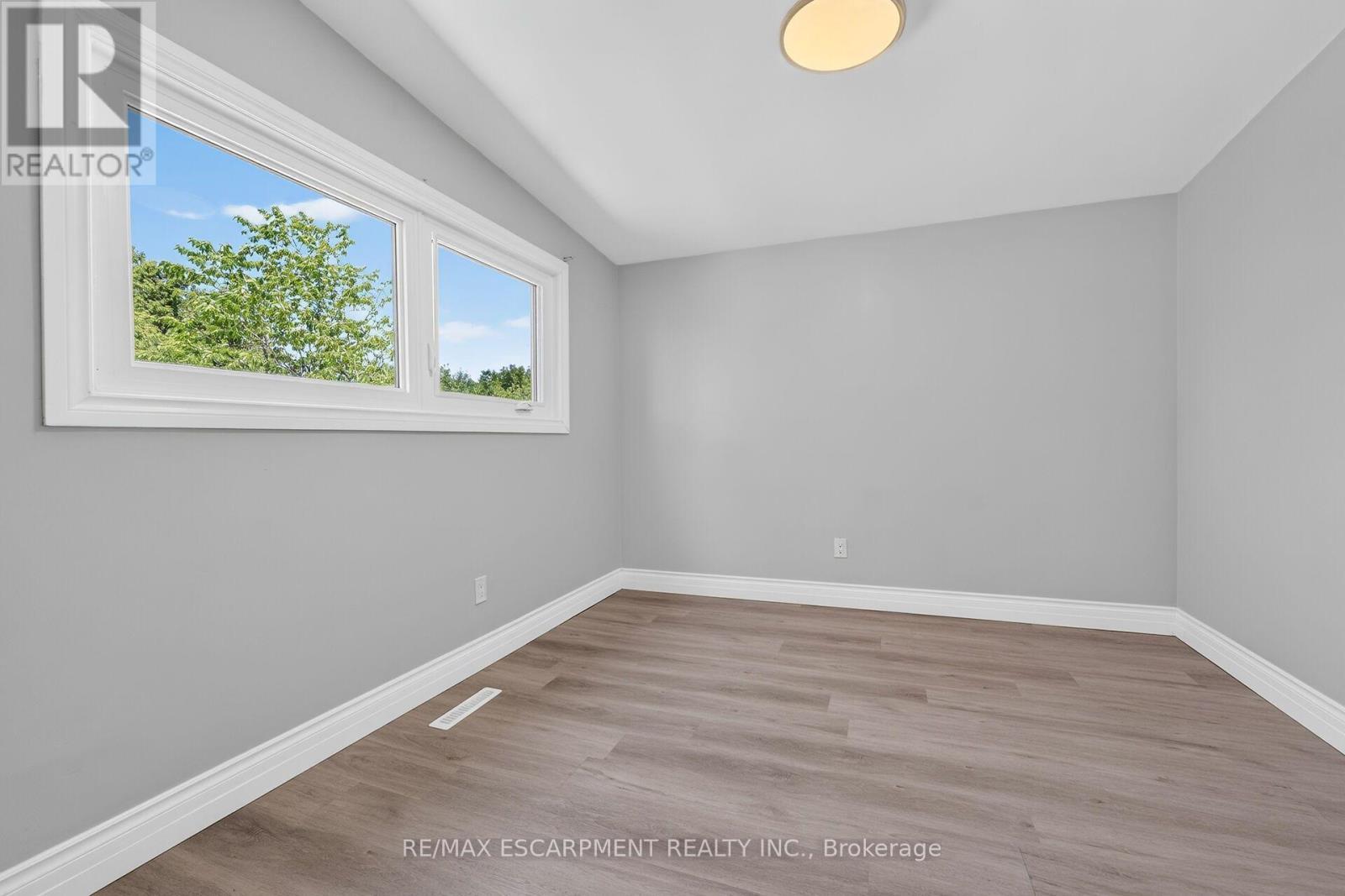 96 Fielding Crescent, Hamilton, ON - Indoor Photo Showing Other Room