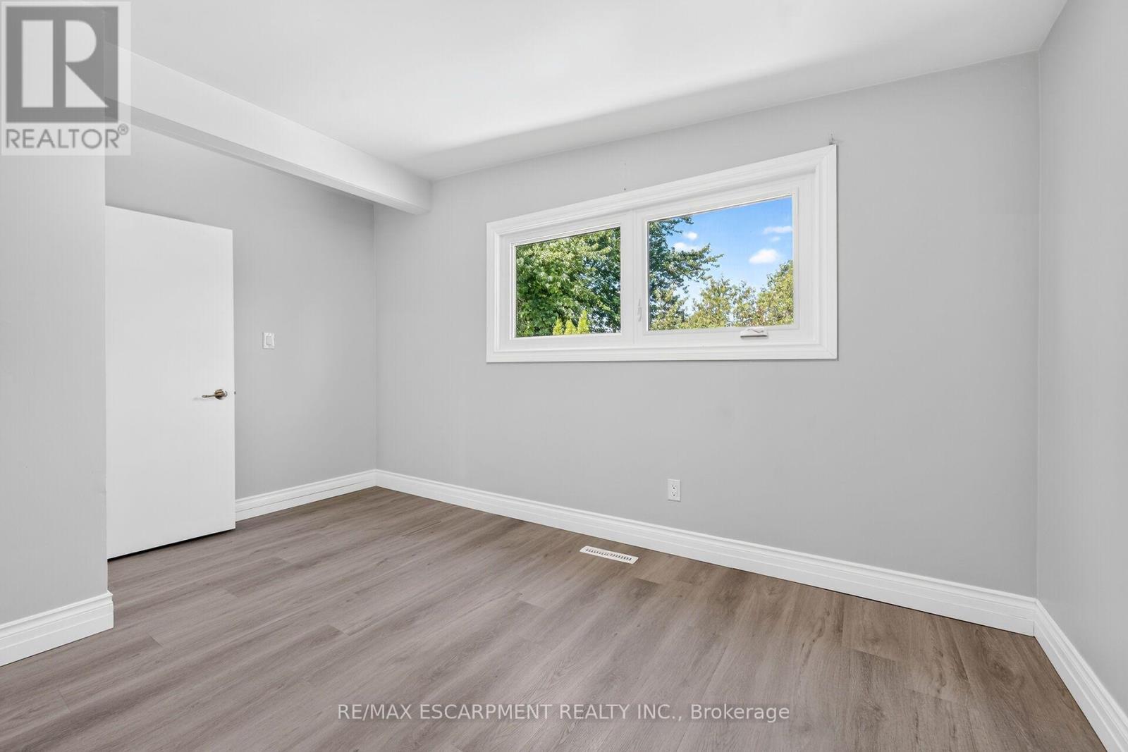 96 Fielding Crescent, Hamilton, ON - Indoor Photo Showing Other Room