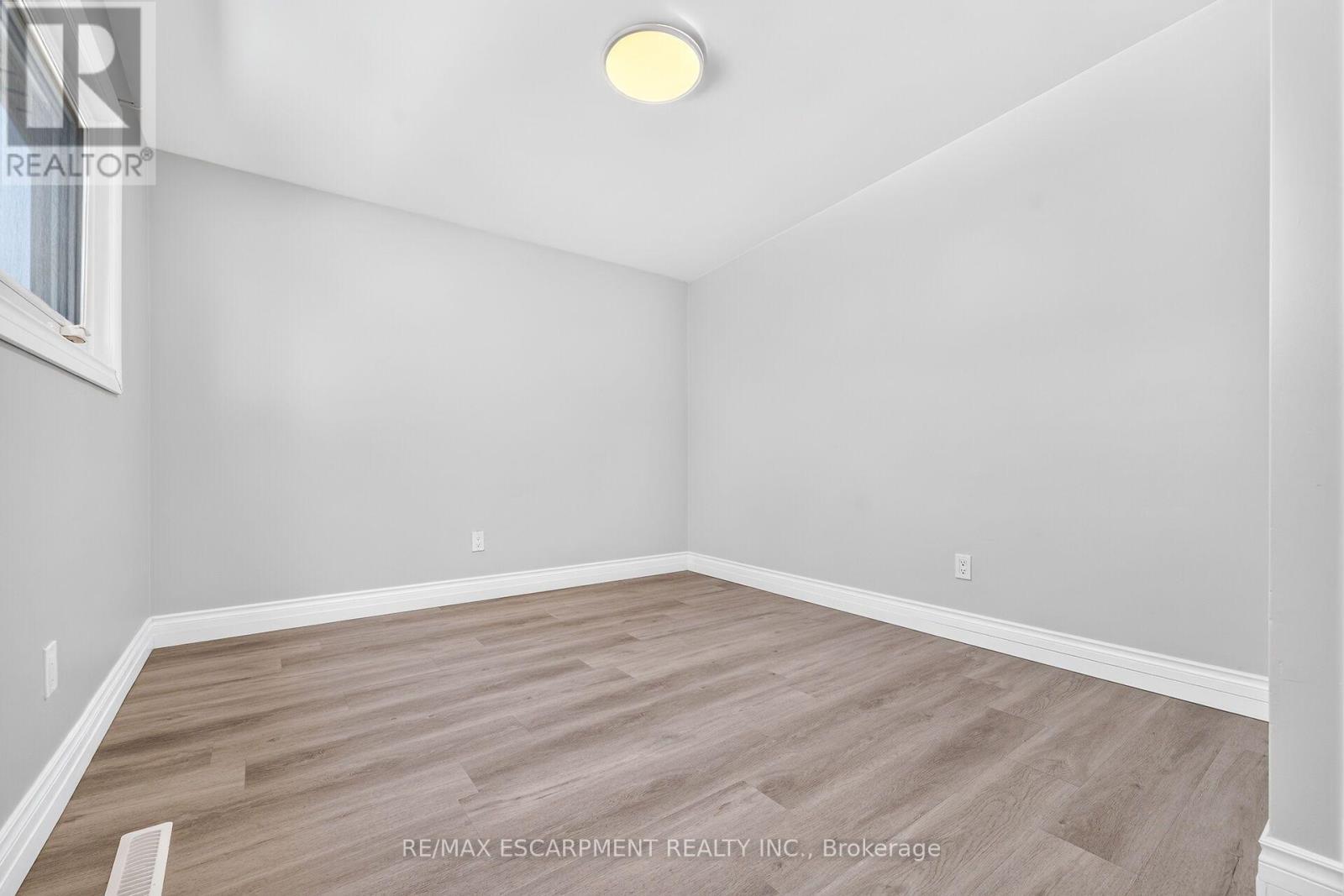 96 Fielding Crescent, Hamilton, ON - Indoor Photo Showing Other Room