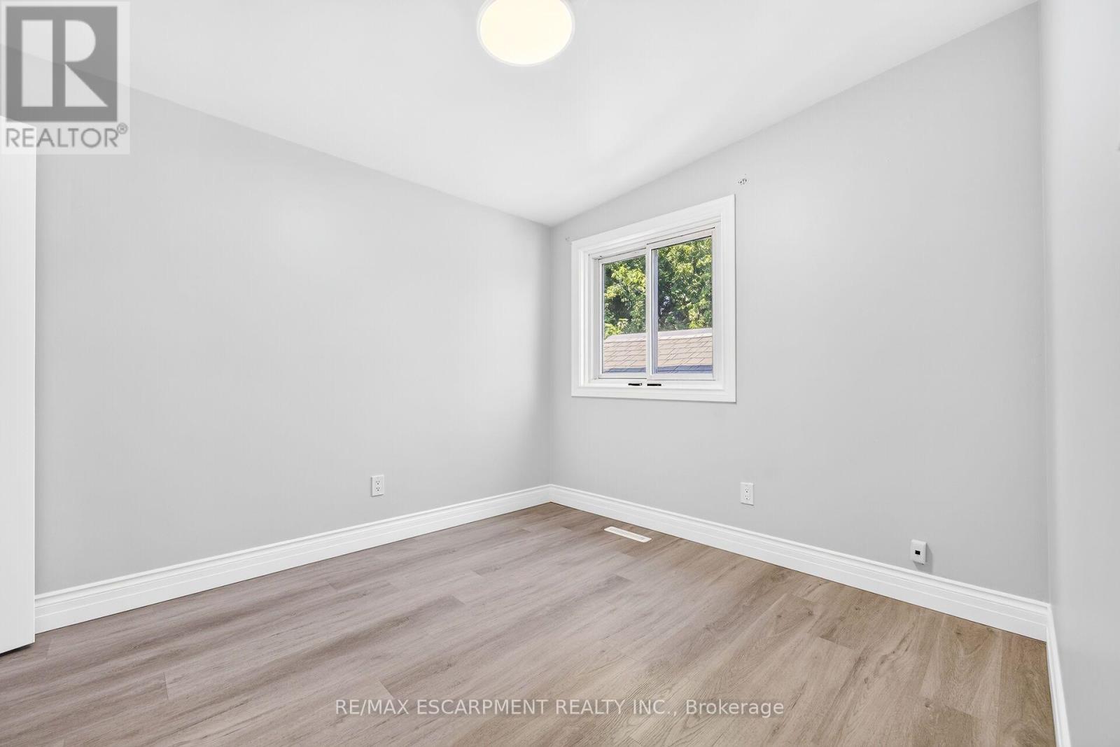 96 Fielding Crescent, Hamilton, ON - Indoor Photo Showing Other Room