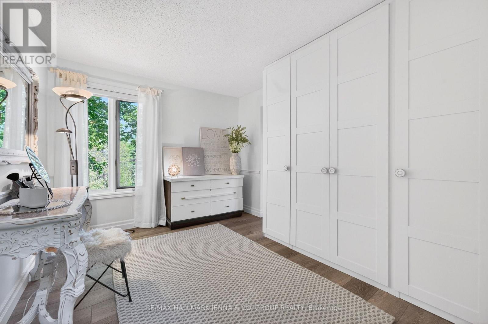 1214 Upton Road, Ottawa, ON - Indoor