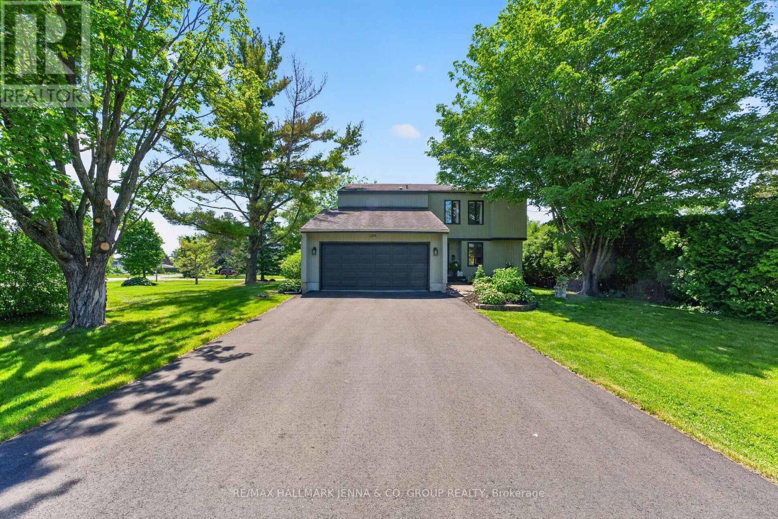 1214 Upton Road, Ottawa, ON - Outdoor