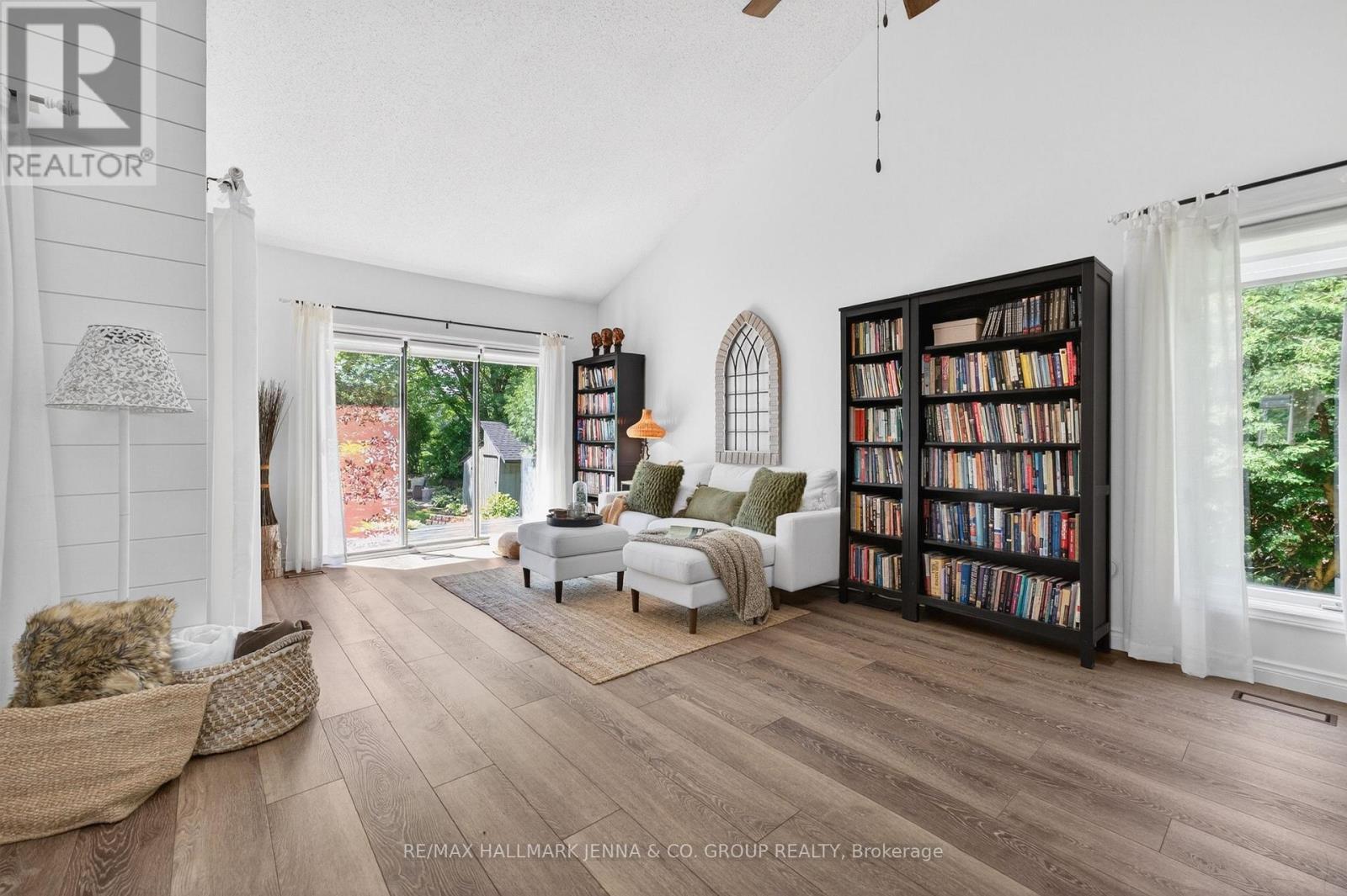 1214 Upton Road, Ottawa, ON - Indoor