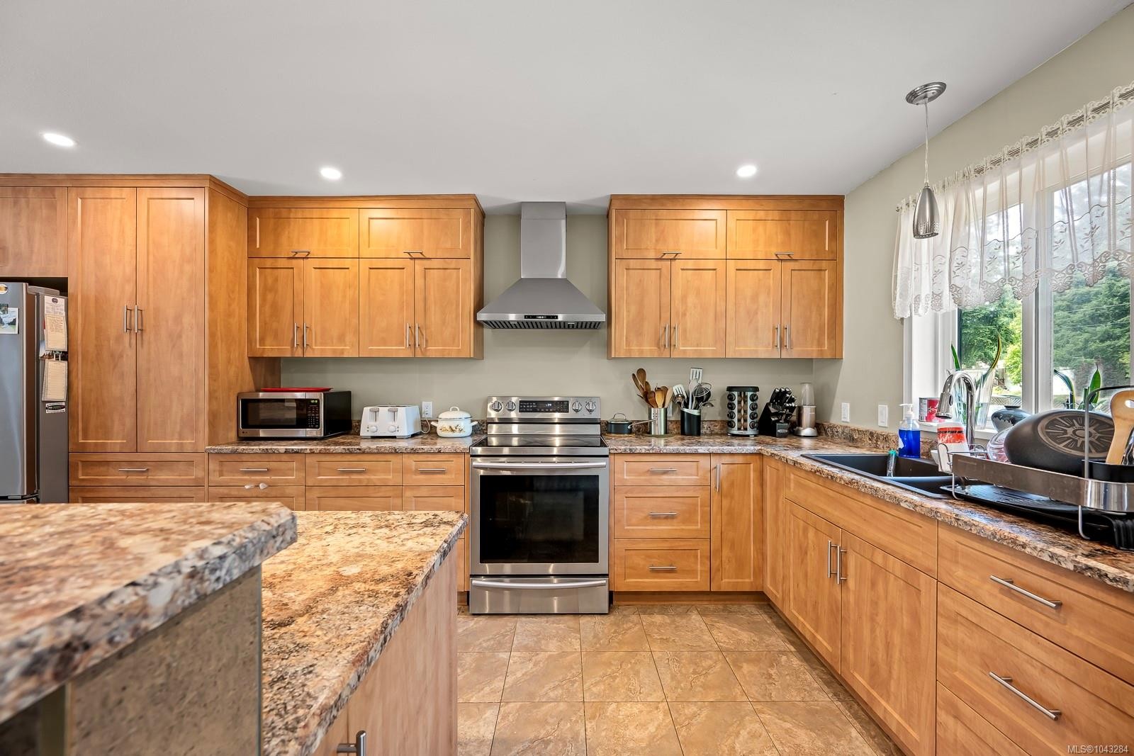 2110 Murrelet Dr, Comox, BC
