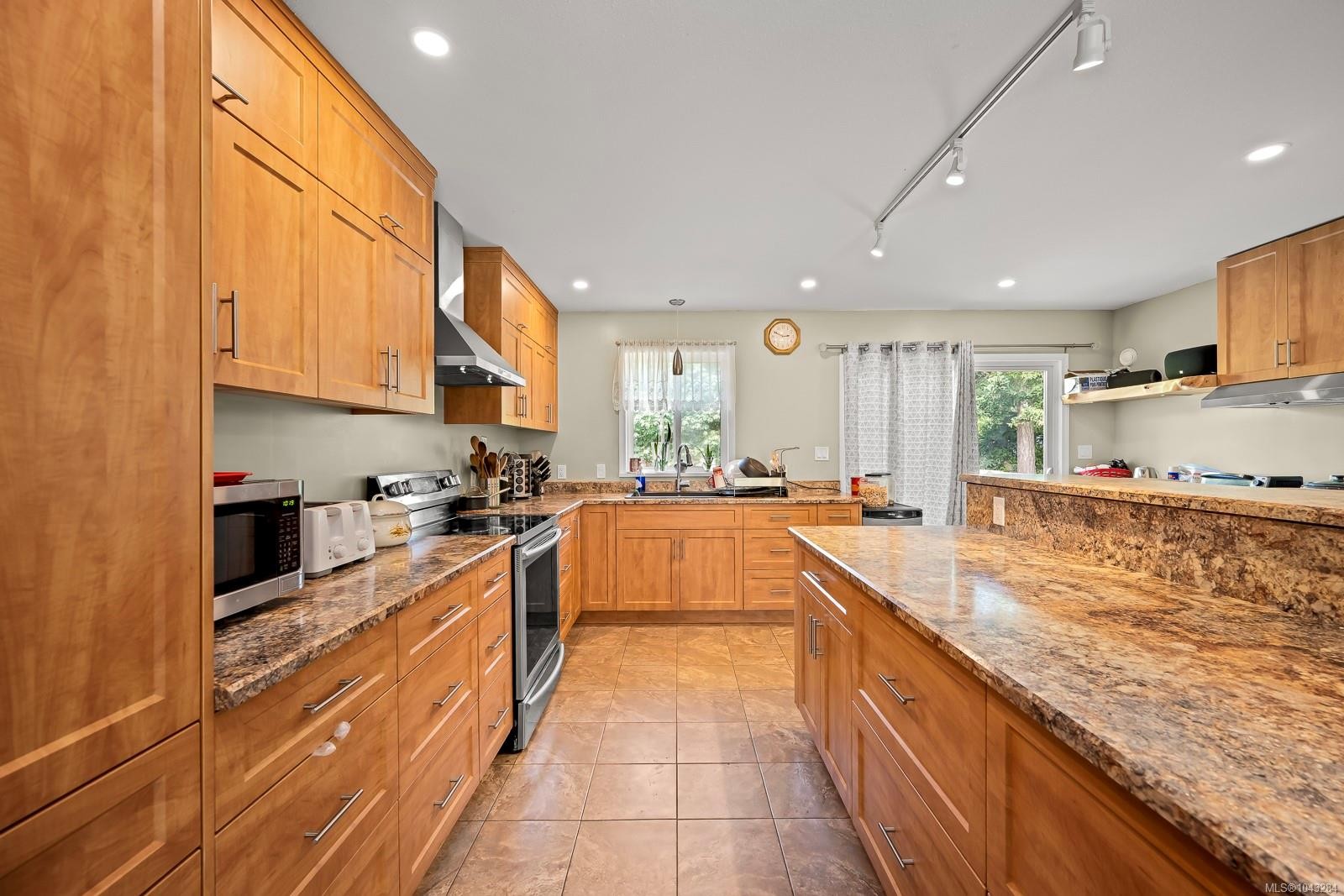 2110 Murrelet Dr, Comox, BC