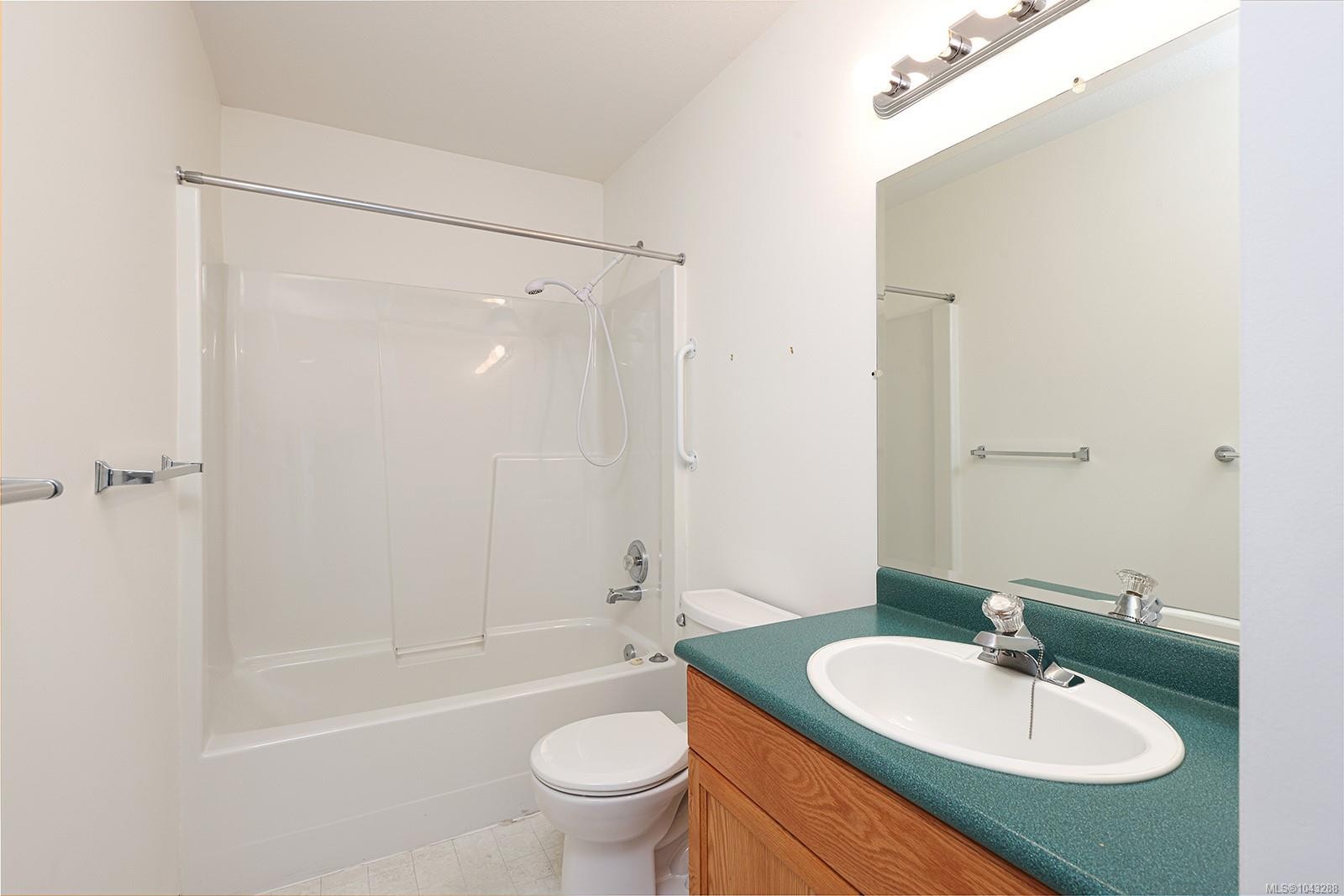 #3-3355 First St, Cumberland, BC