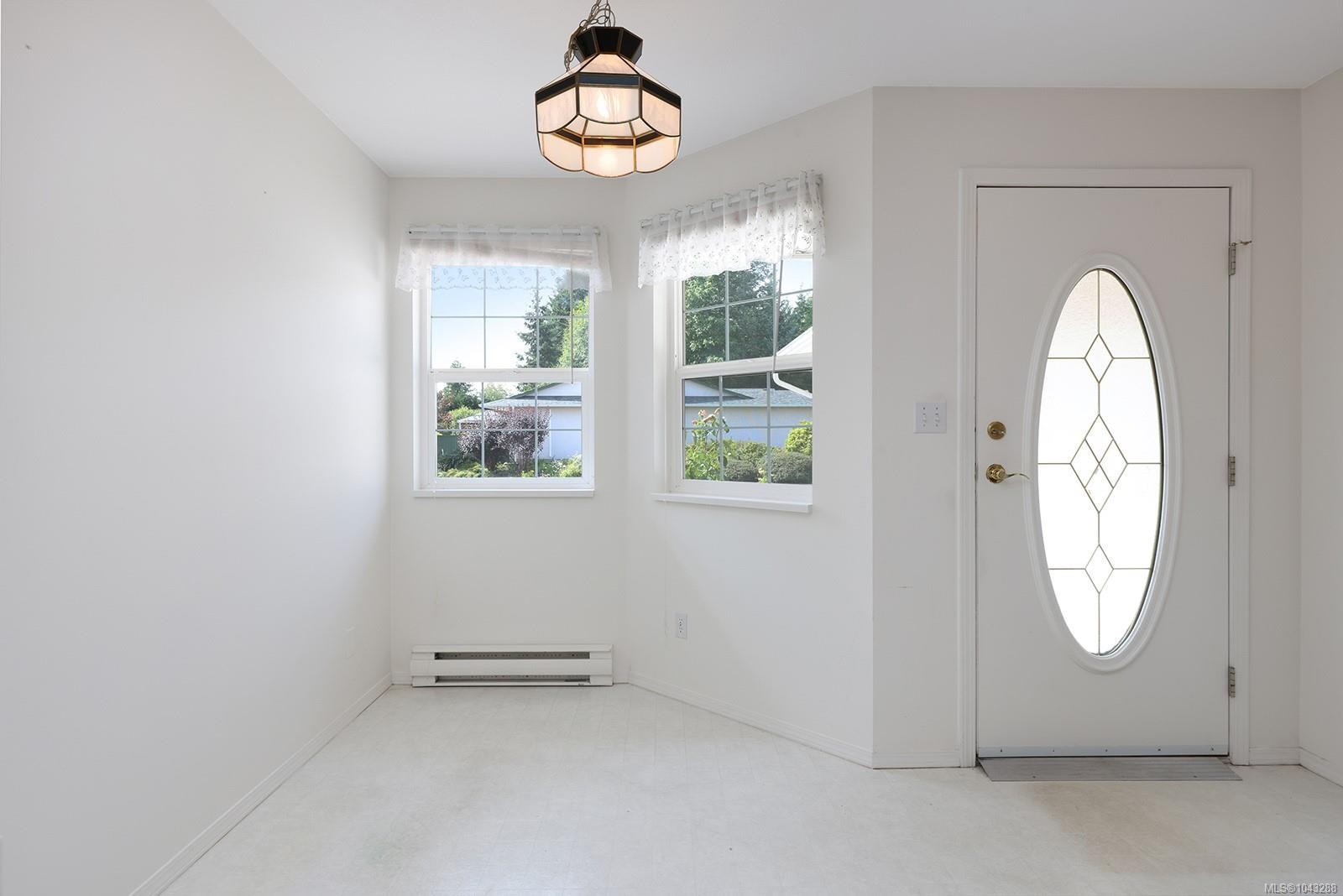 #3-3355 First St, Cumberland, BC