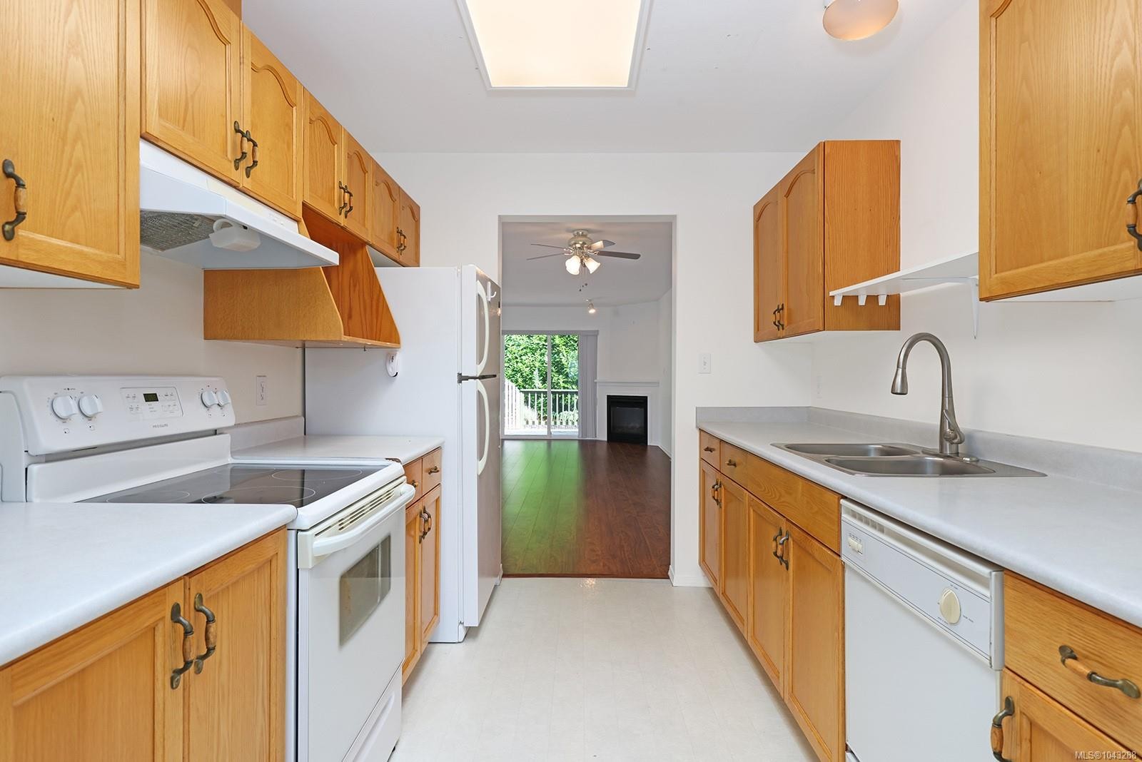 #3-3355 First St, Cumberland, BC