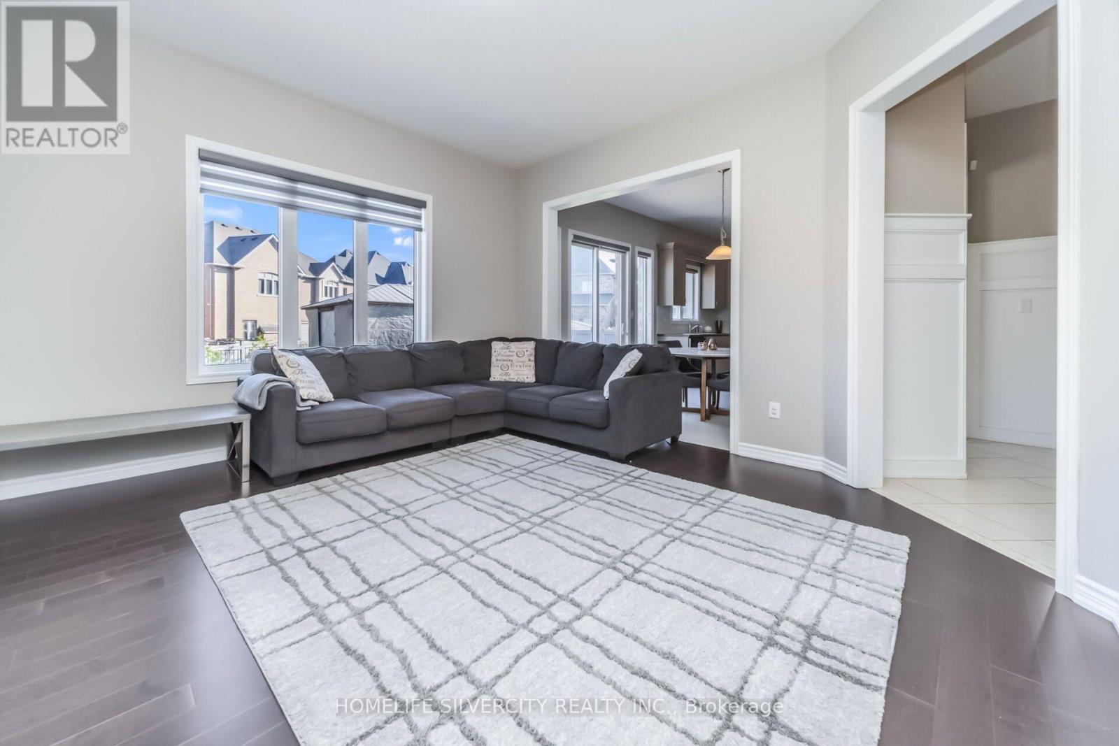 14 Observatory Crescent, Brampton, ON - Indoor Photo Showing Living Room