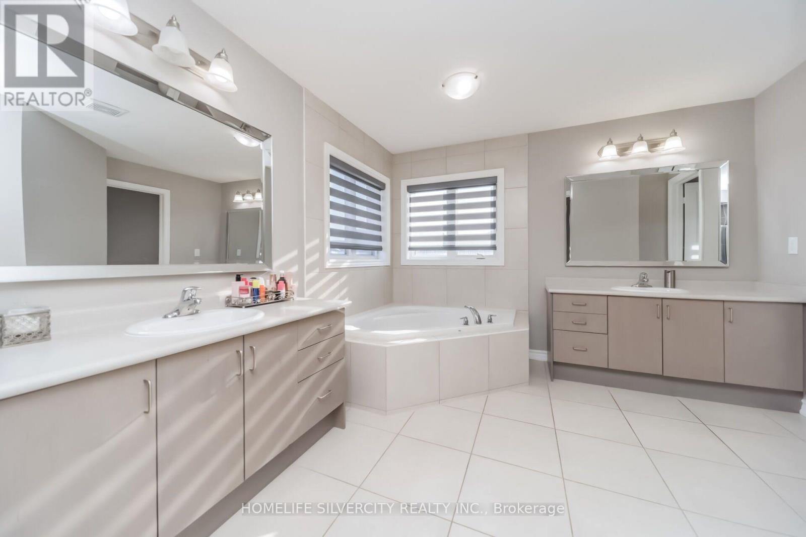 14 Observatory Crescent, Brampton, ON - Indoor Photo Showing Bathroom