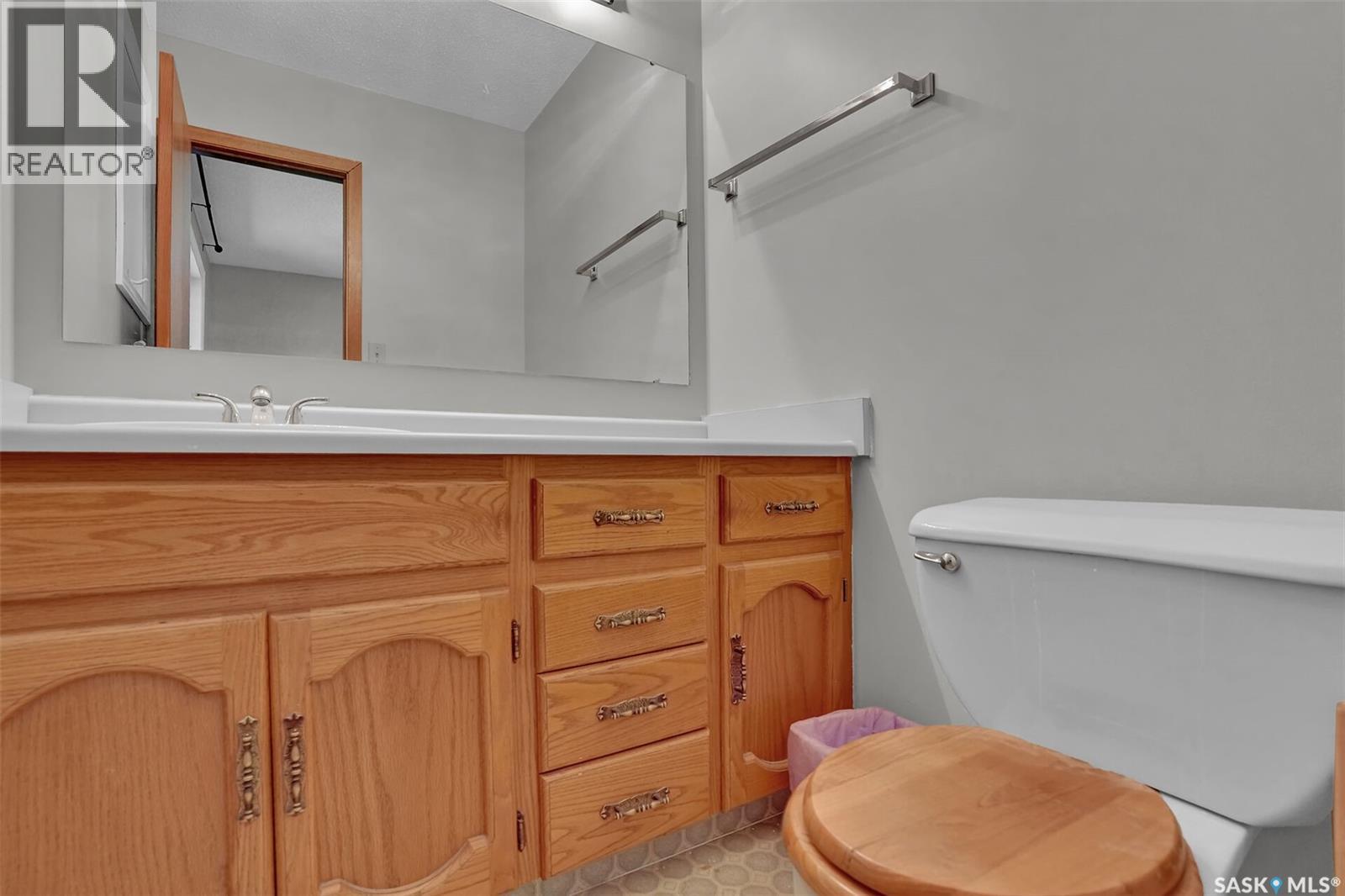 1409 Rothwell Street, Regina, SK - Indoor Photo Showing Bathroom