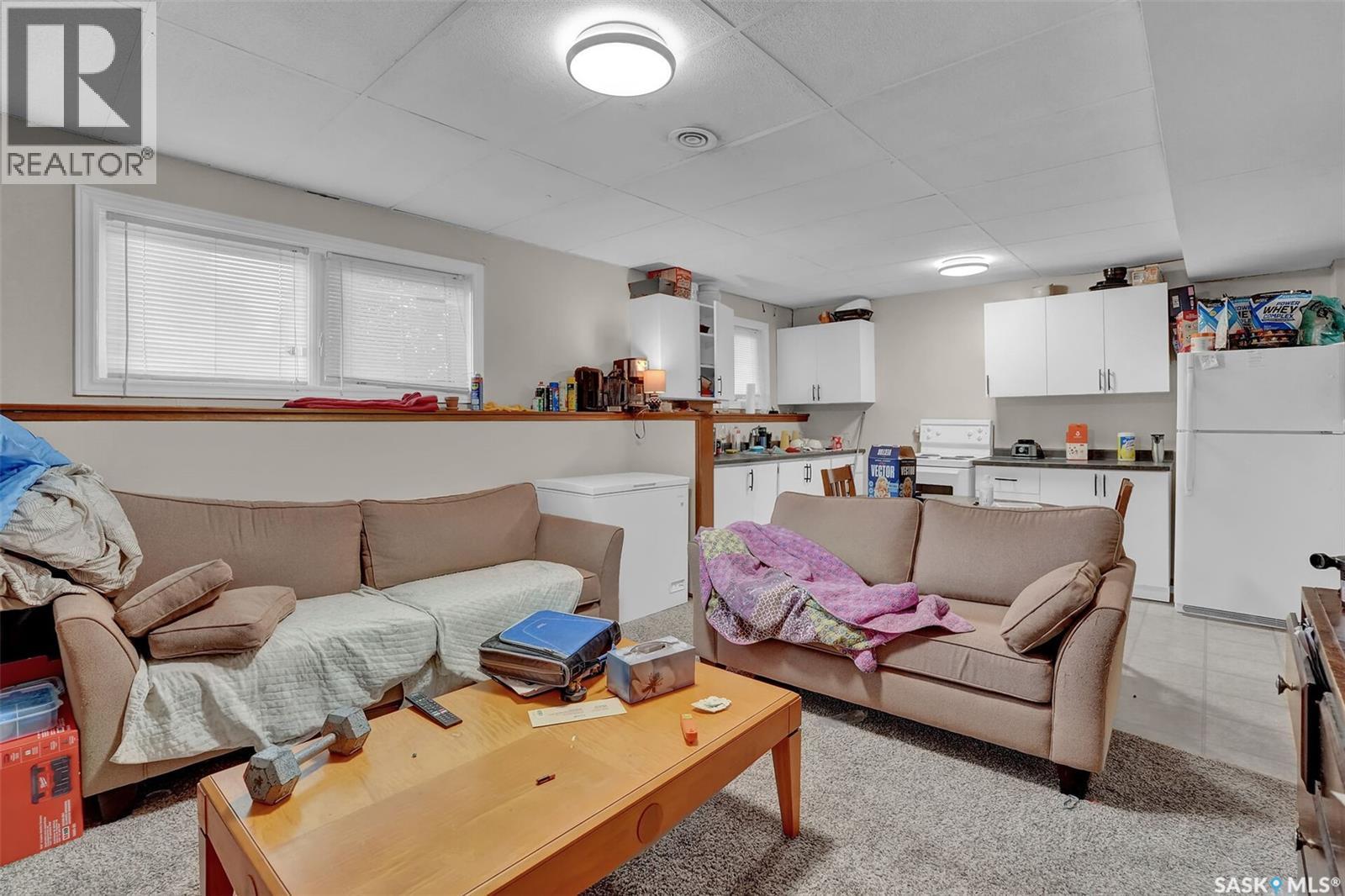 1409 Rothwell Street, Regina, SK - Indoor Photo Showing Living Room