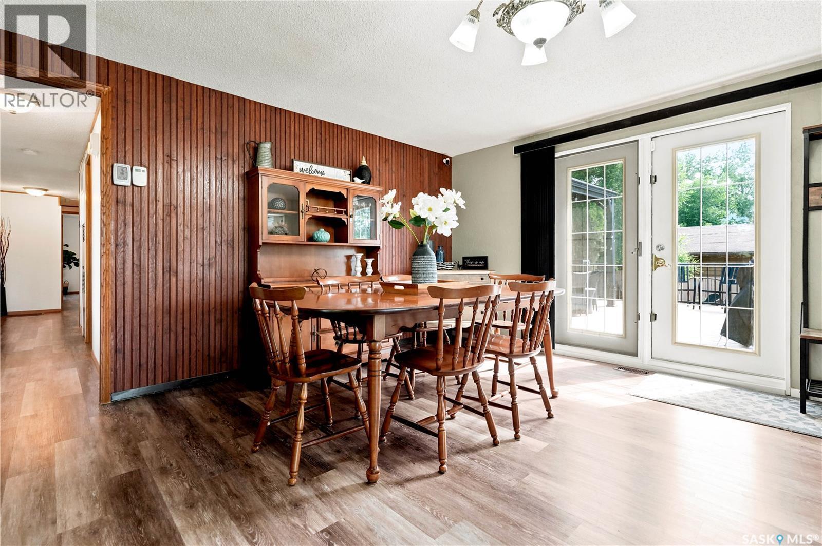 236 Osborne Avenue, Regina Beach, SK - Indoor Photo Showing Dining Room