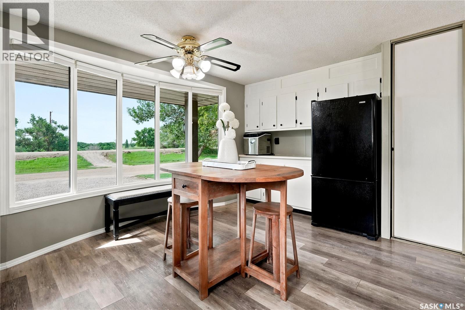 236 Osborne Avenue, Regina Beach, SK - Indoor