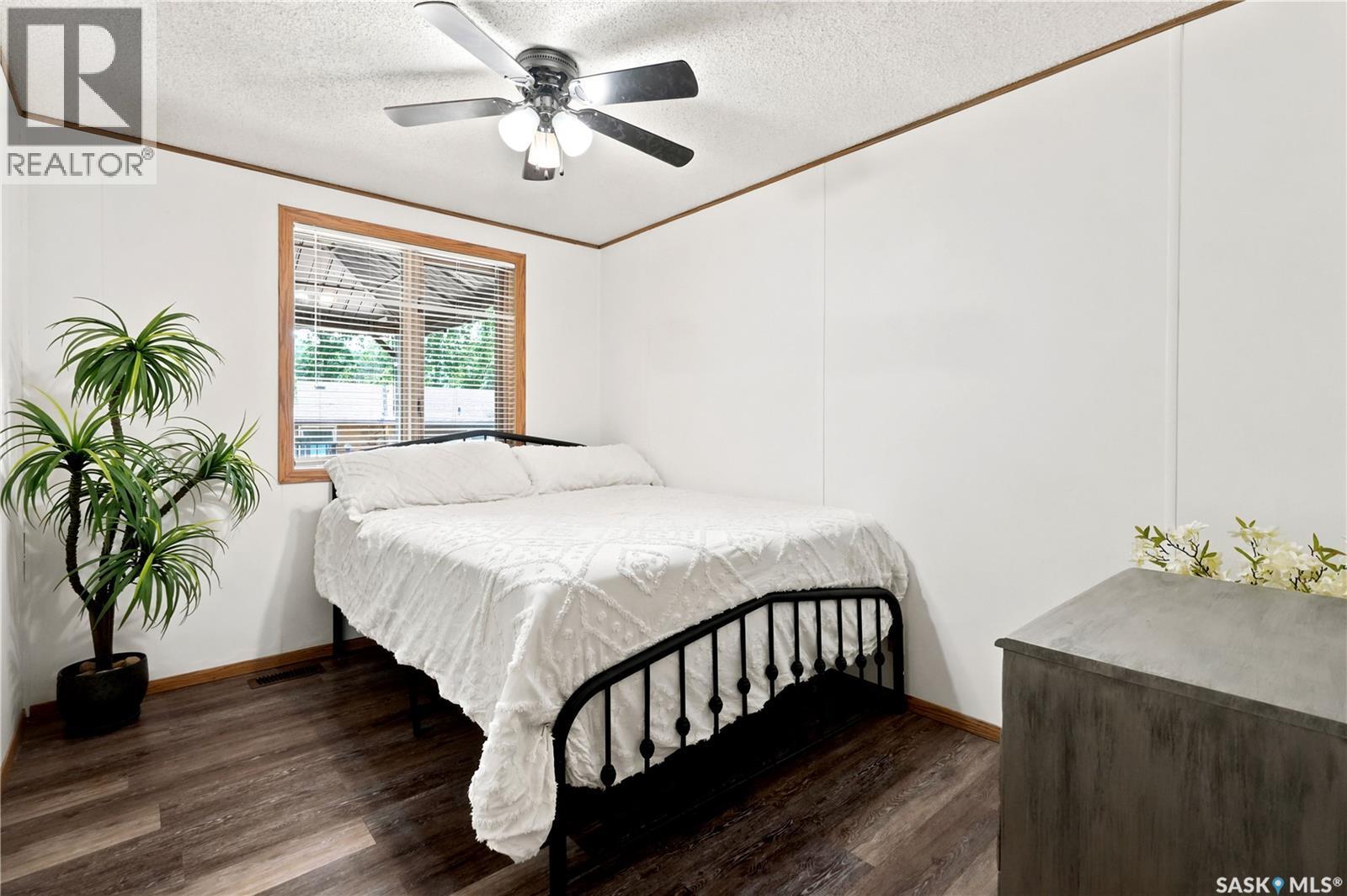 236 Osborne Avenue, Regina Beach, SK - Indoor Photo Showing Bedroom