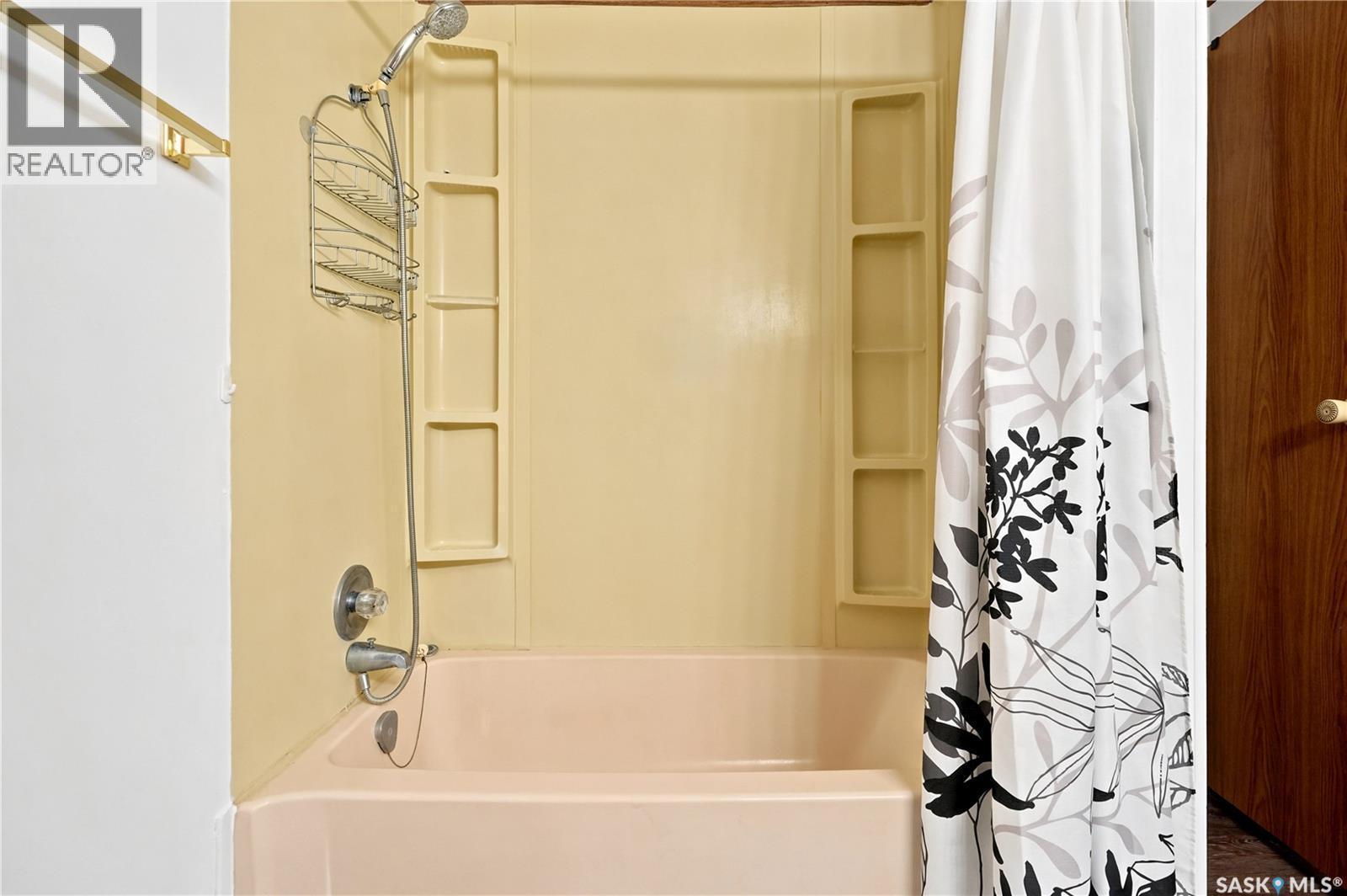236 Osborne Avenue, Regina Beach, SK - Indoor Photo Showing Bathroom
