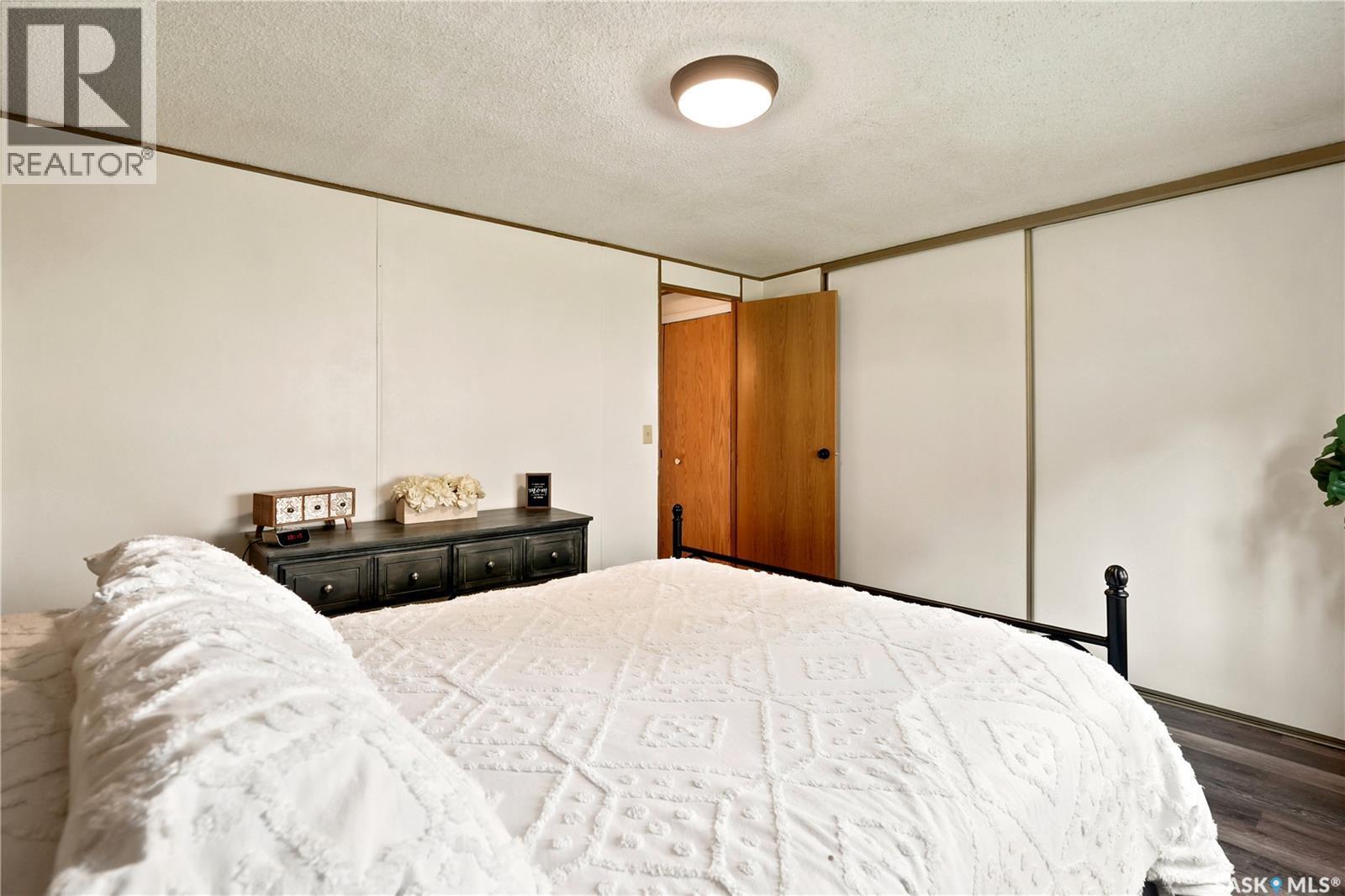 236 Osborne Avenue, Regina Beach, SK - Indoor Photo Showing Bedroom