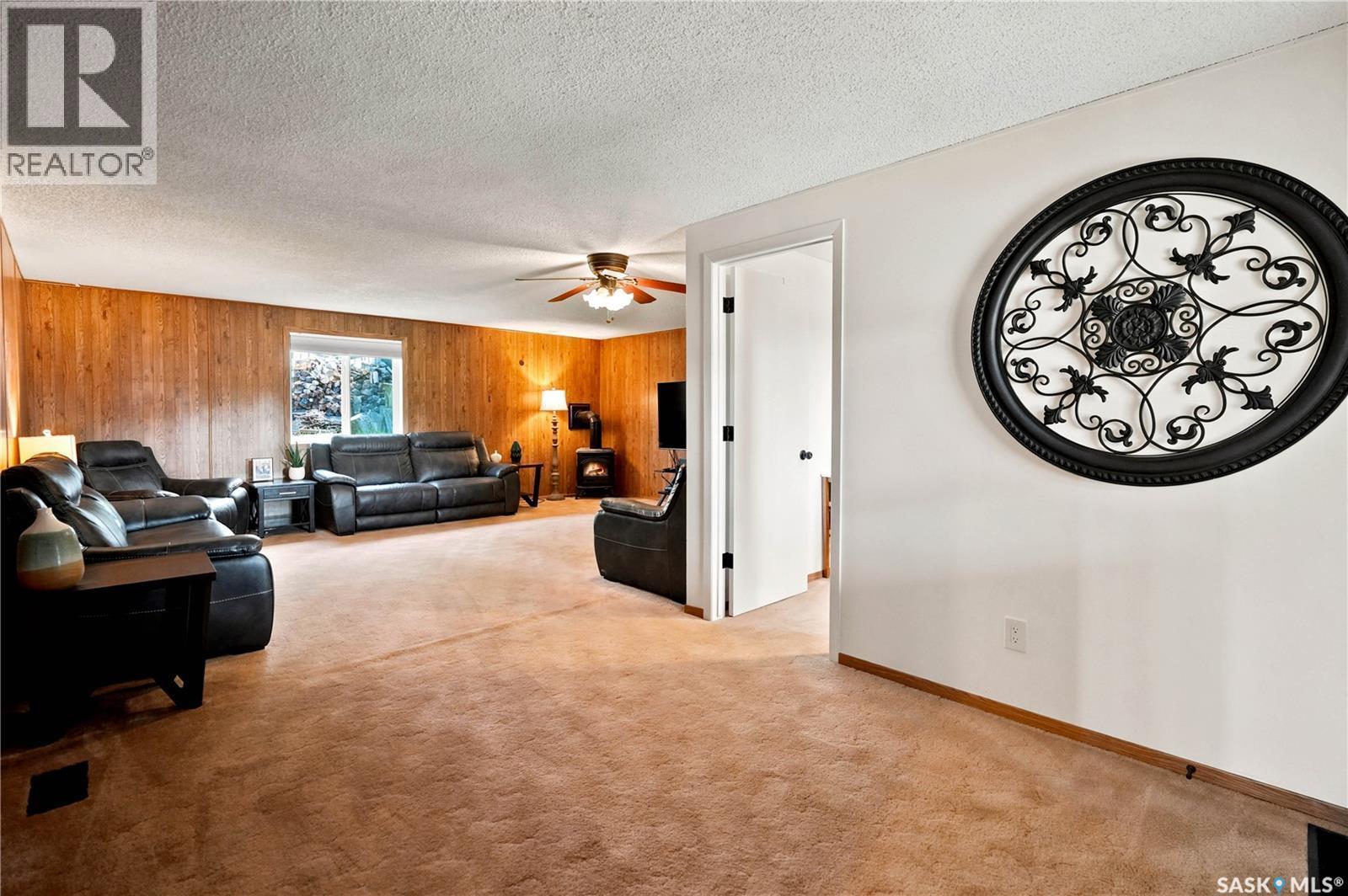 236 Osborne Avenue, Regina Beach, SK - Indoor