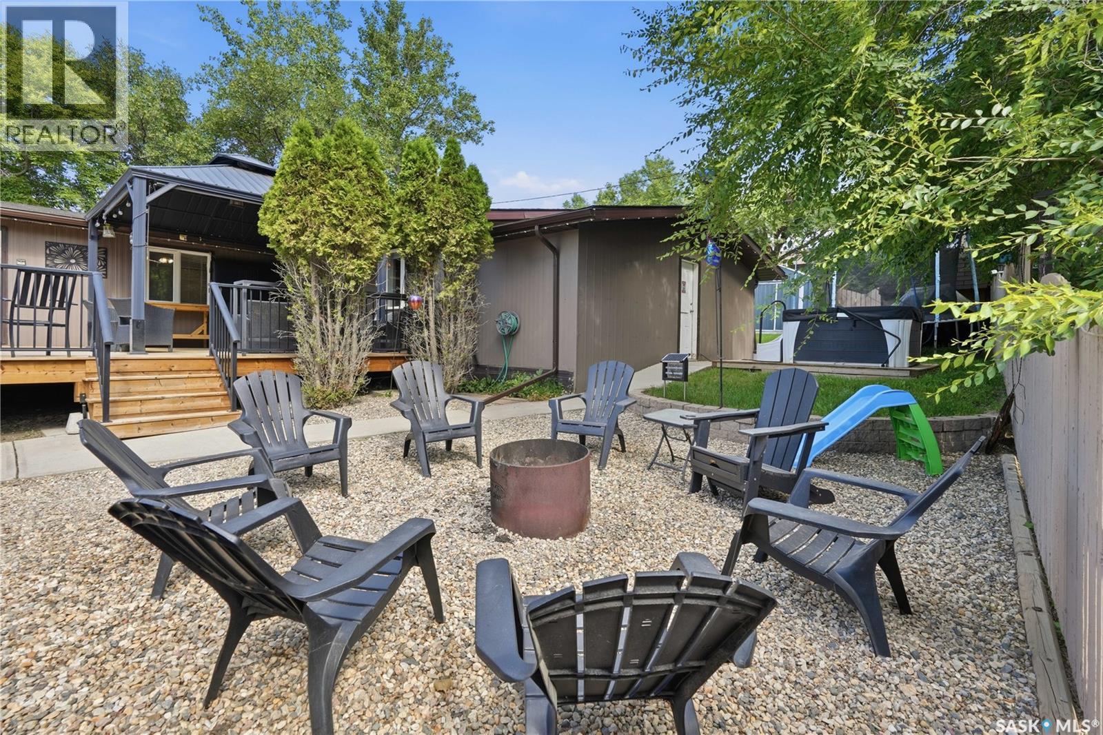 236 Osborne Avenue, Regina Beach, SK - Outdoor With Deck Patio Veranda
