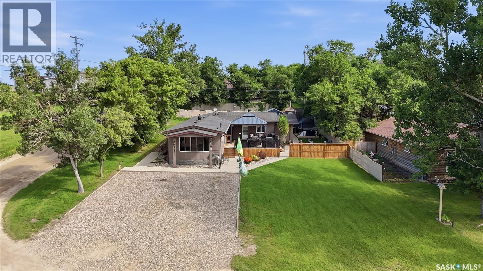 236 Osborne Avenue, Regina Beach, SK - Outdoor With Deck Patio Veranda