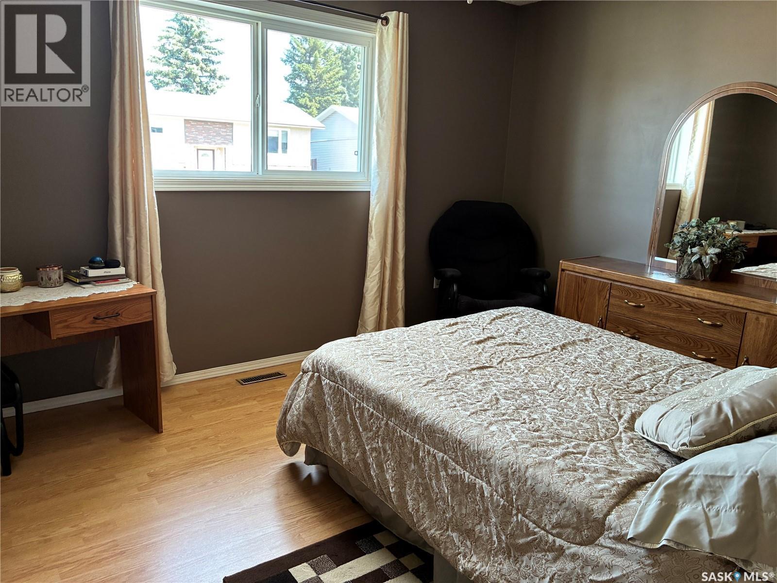 8 Hahn Crescent, Kindersley, SK - Indoor Photo Showing Bedroom