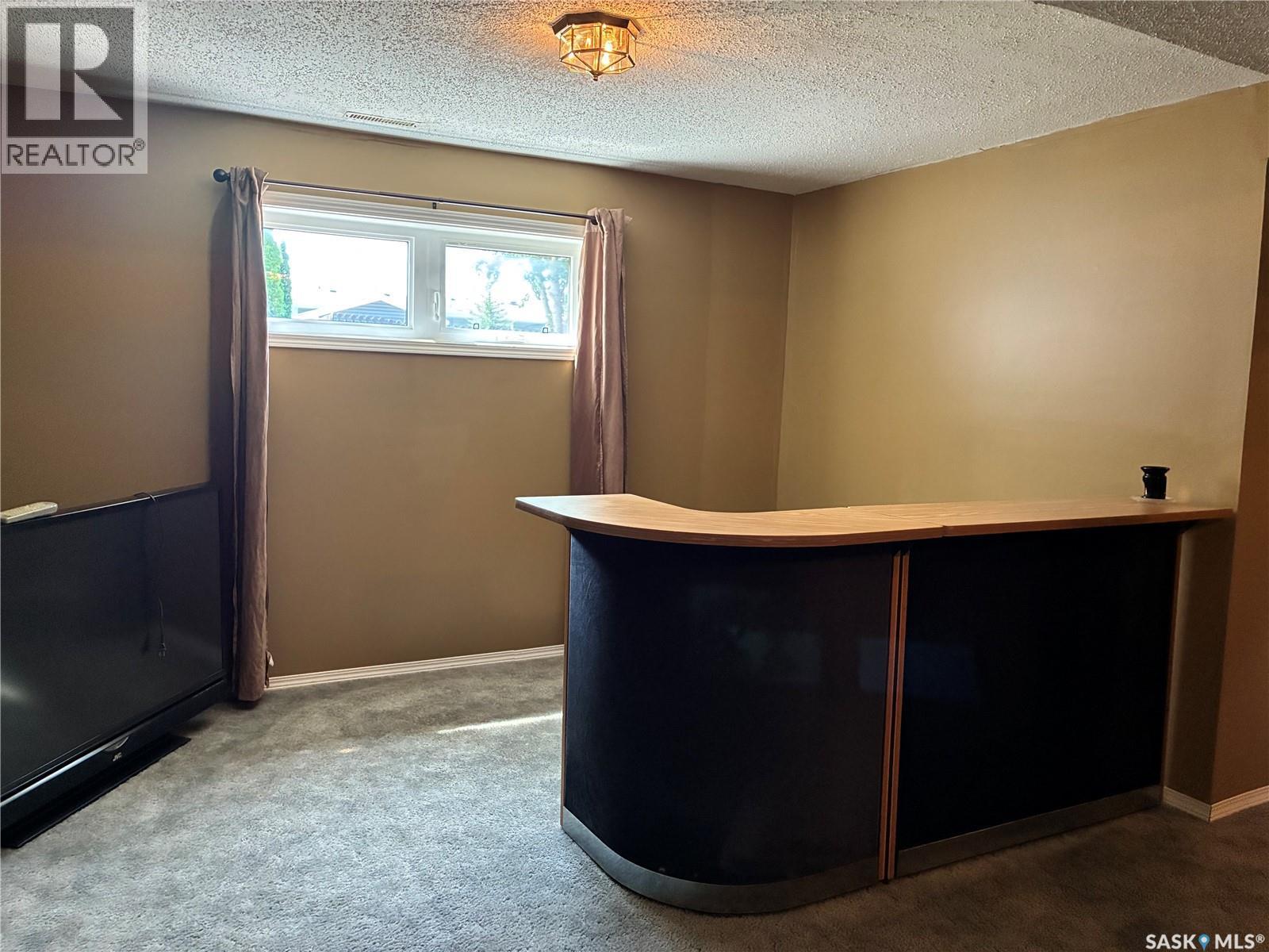 8 Hahn Crescent, Kindersley, SK - Indoor Photo Showing Other Room