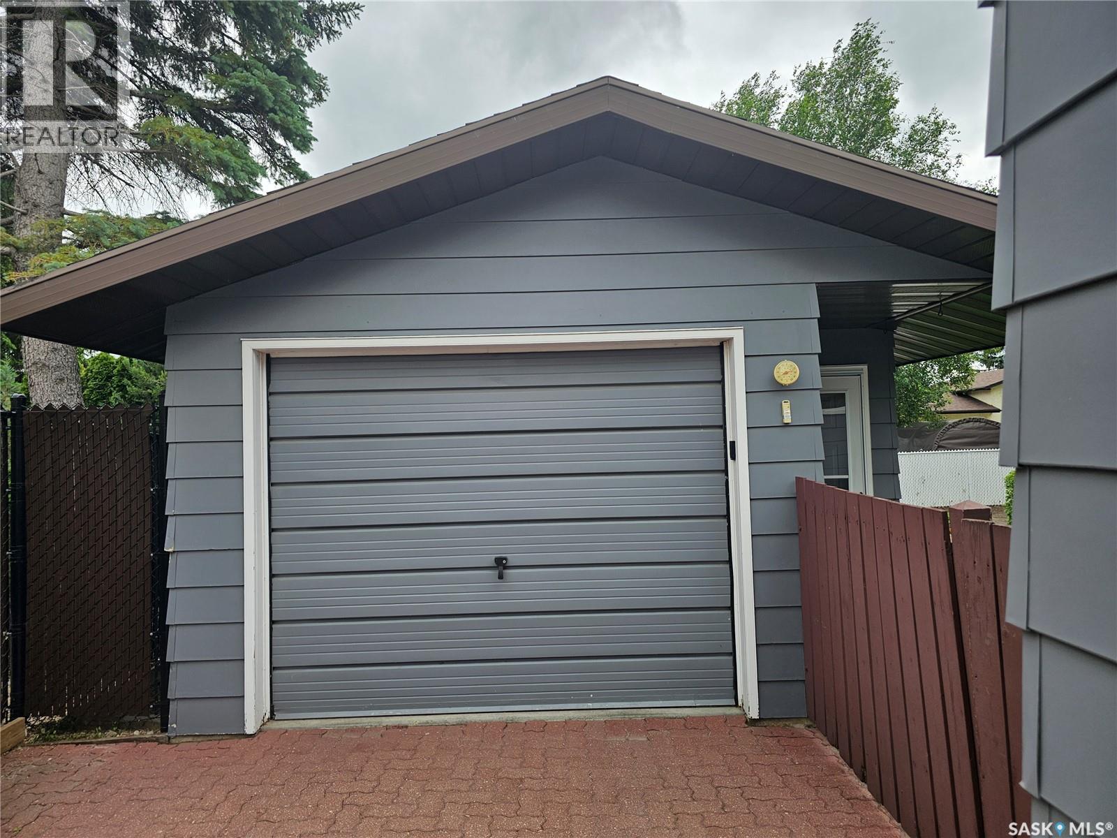 335 Wedge Road, Saskatoon, SK - Outdoor With Exterior