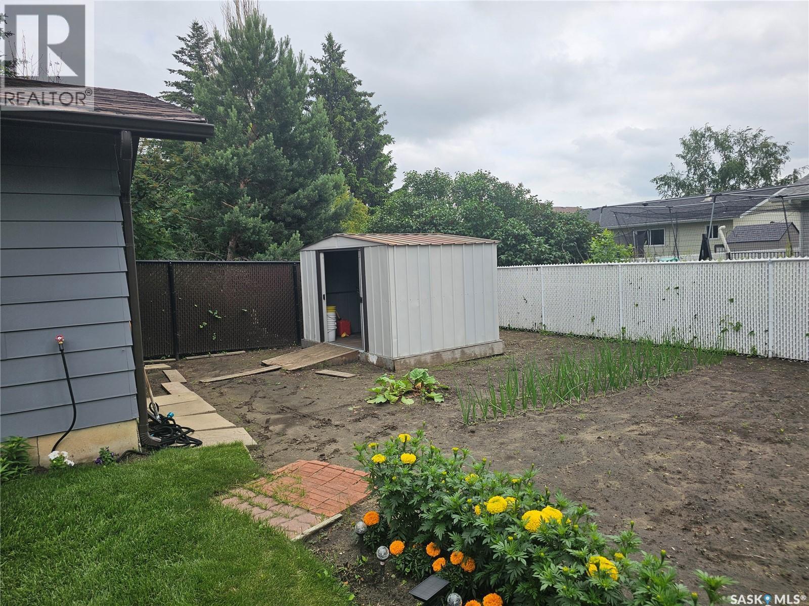 335 Wedge Road, Saskatoon, SK - Outdoor
