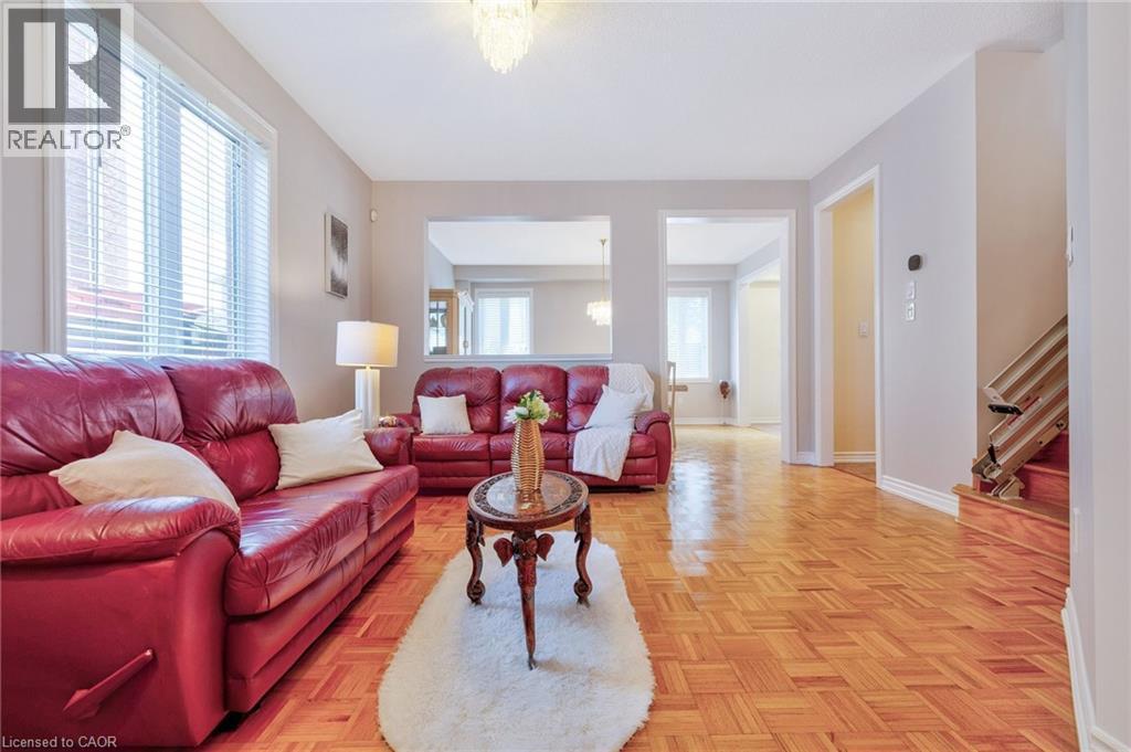241 Duff Crescent, Milton, ON - Indoor Photo Showing Living Room