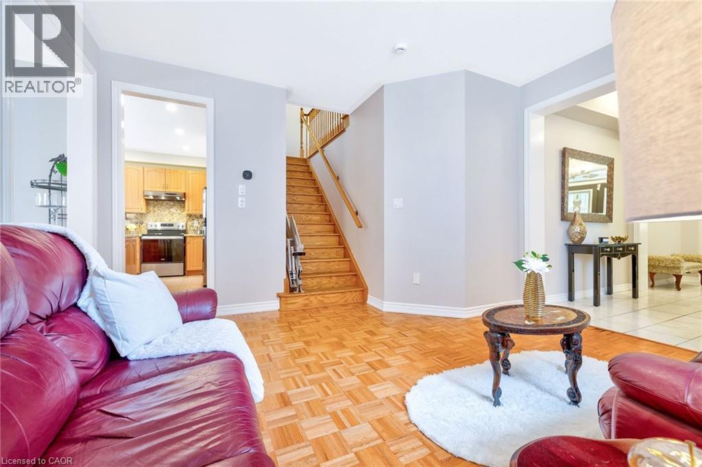 241 Duff Crescent, Milton, ON - Indoor Photo Showing Living Room