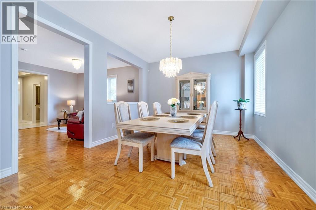 241 Duff Crescent, Milton, ON - Indoor Photo Showing Dining Room