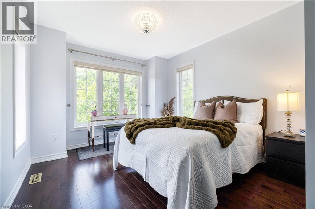 241 Duff Crescent, Milton, ON - Indoor Photo Showing Bedroom