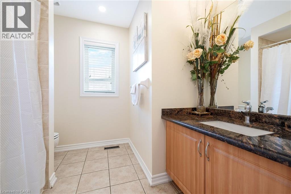 241 Duff Crescent, Milton, ON - Indoor Photo Showing Bathroom